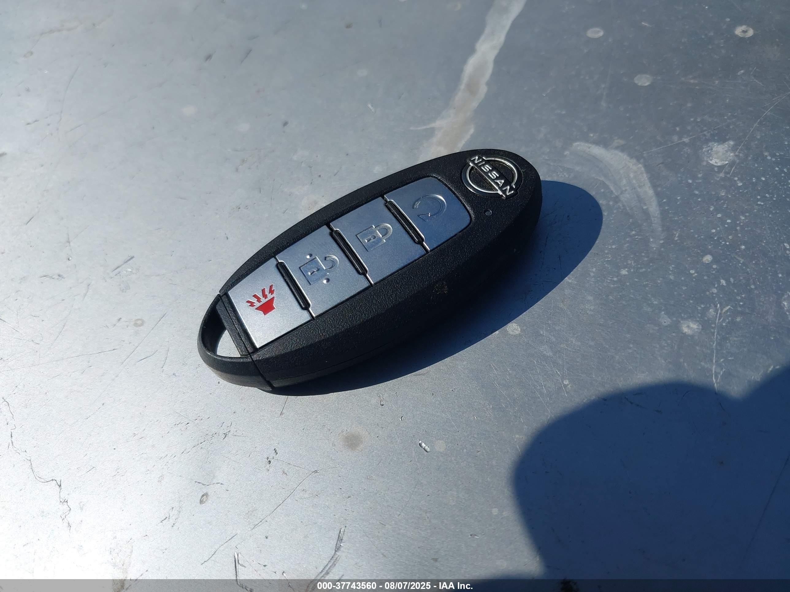 NISSAN ROGUE image 11