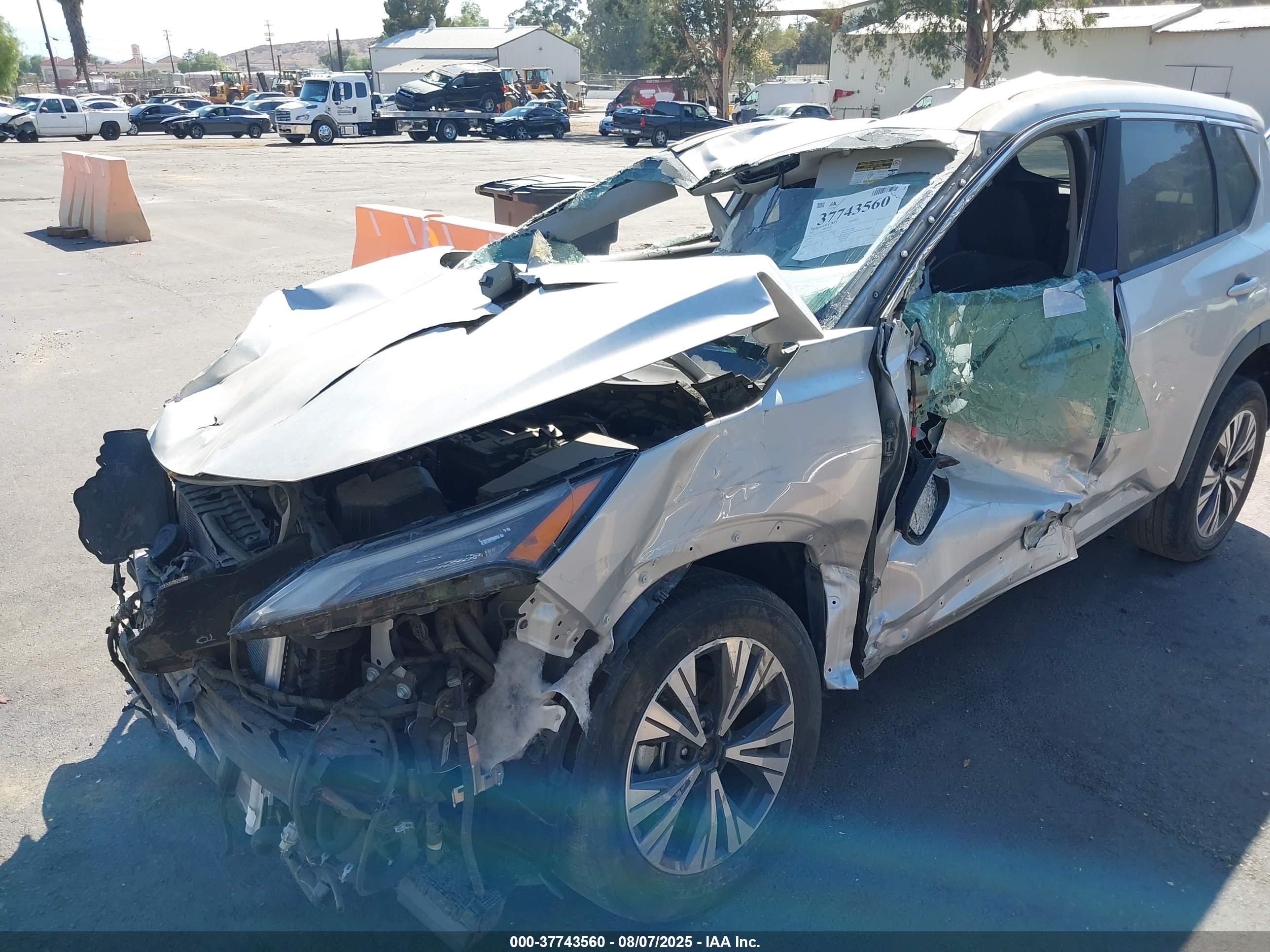 NISSAN ROGUE image 6