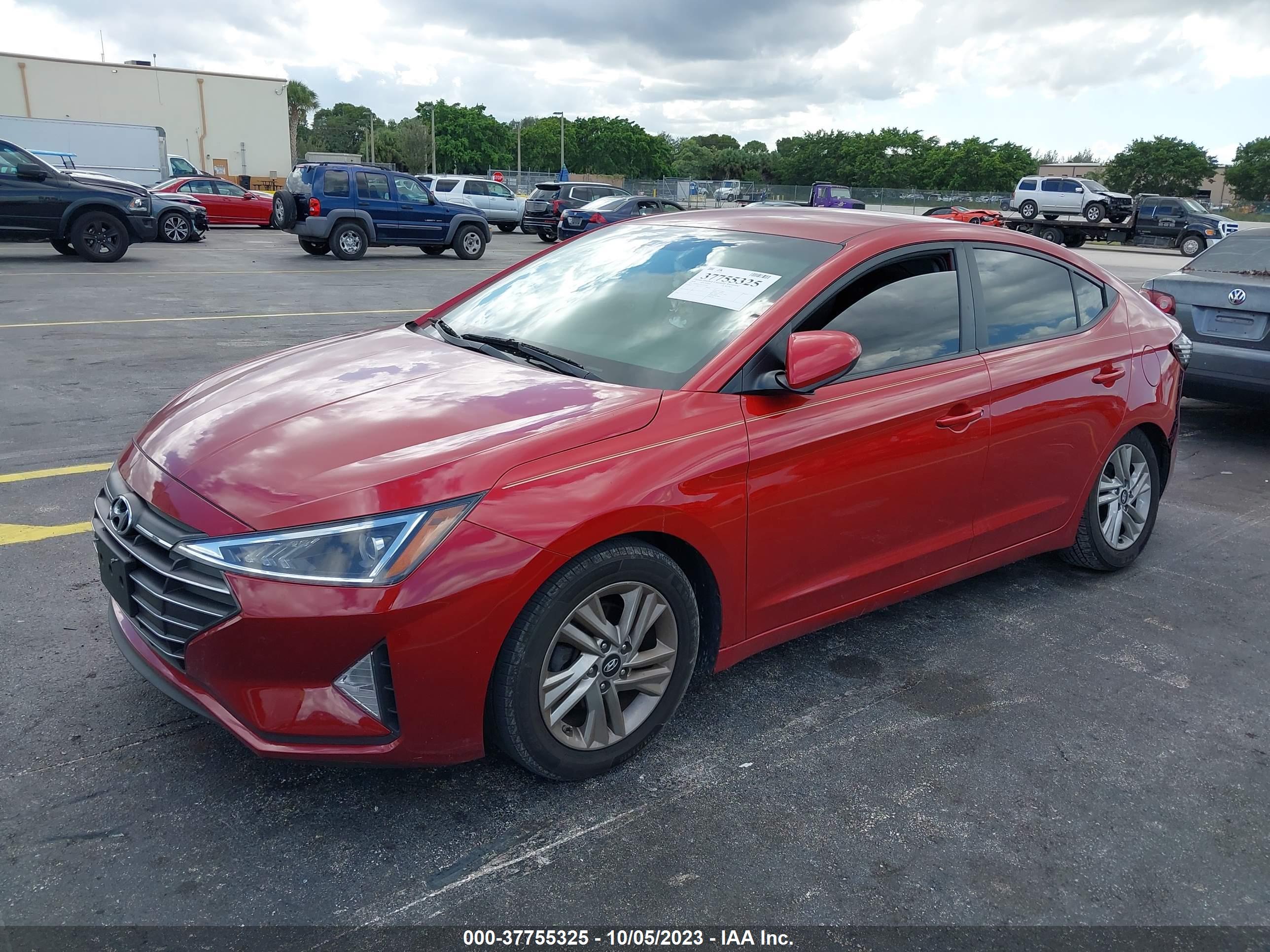 HYUNDAI ELANTRA image 2