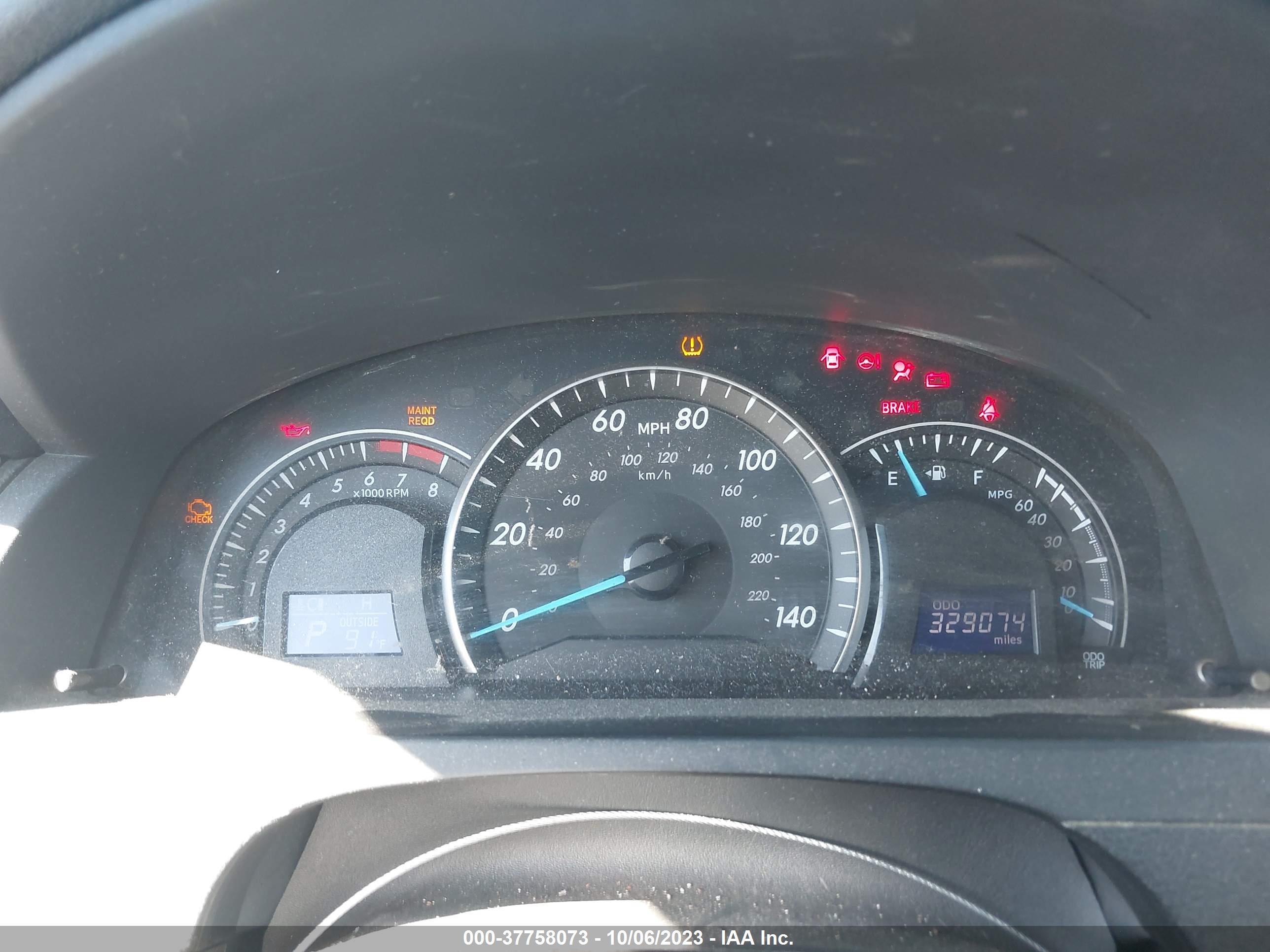 TOYOTA CAMRY image 7