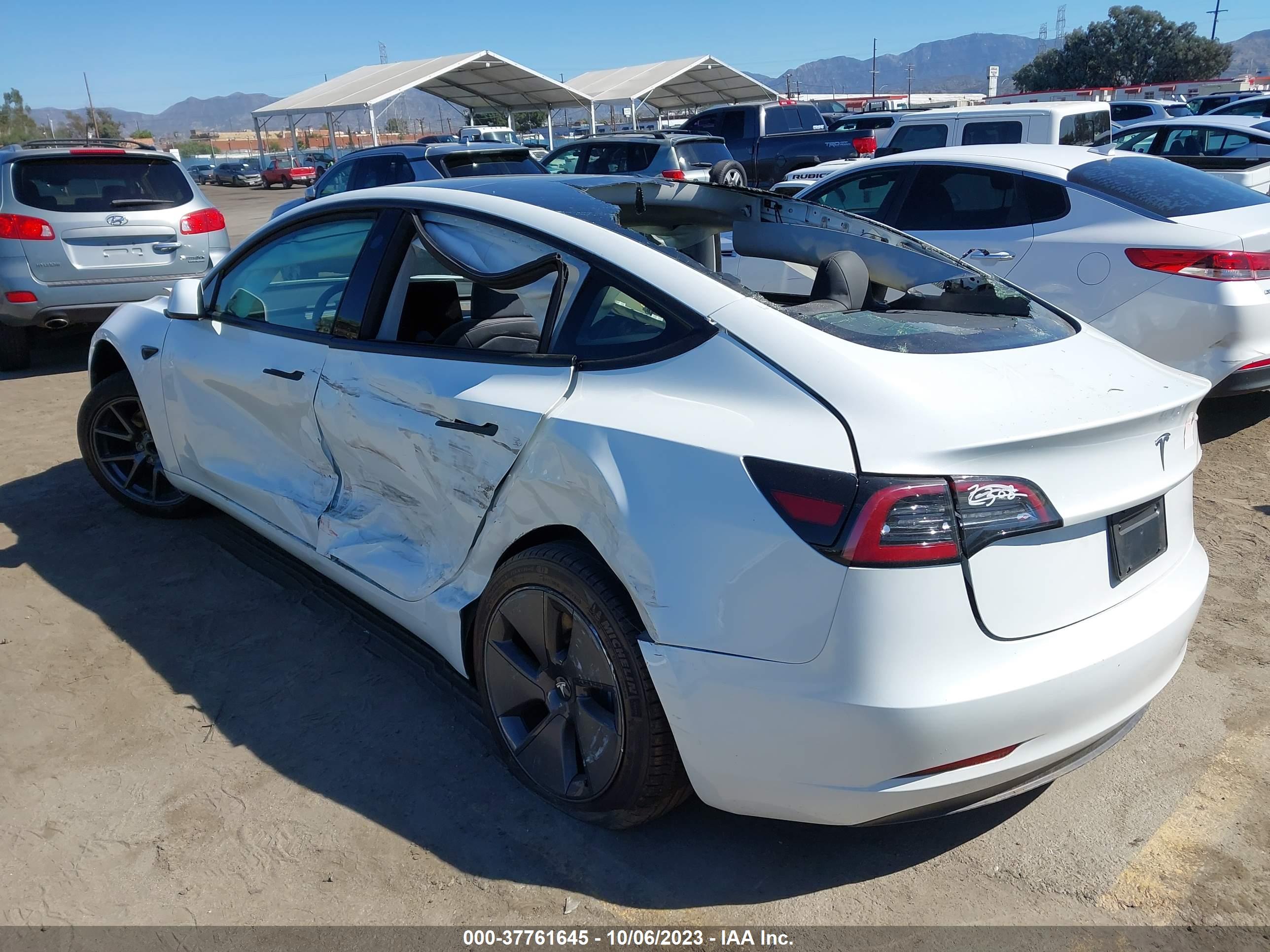 TESLA MODEL image 3