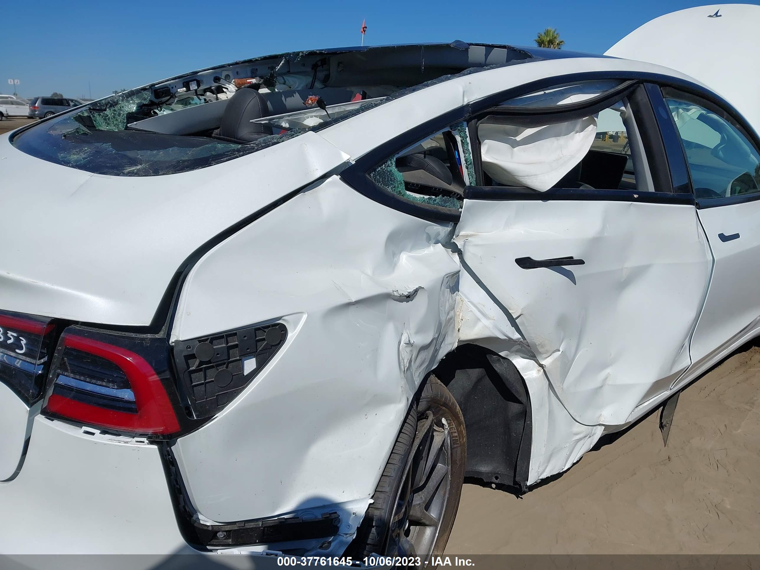 TESLA MODEL image 6