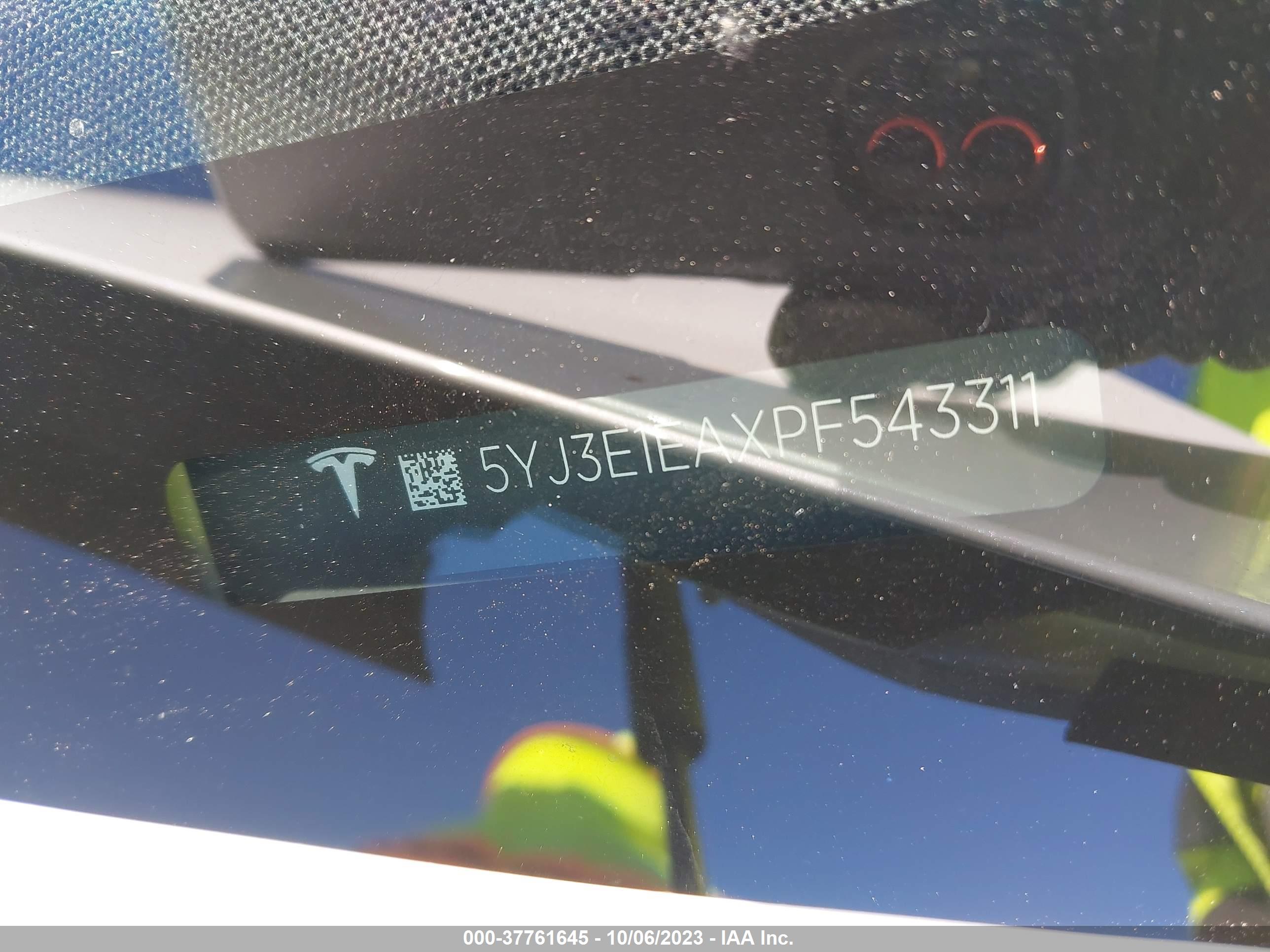 TESLA MODEL image 9