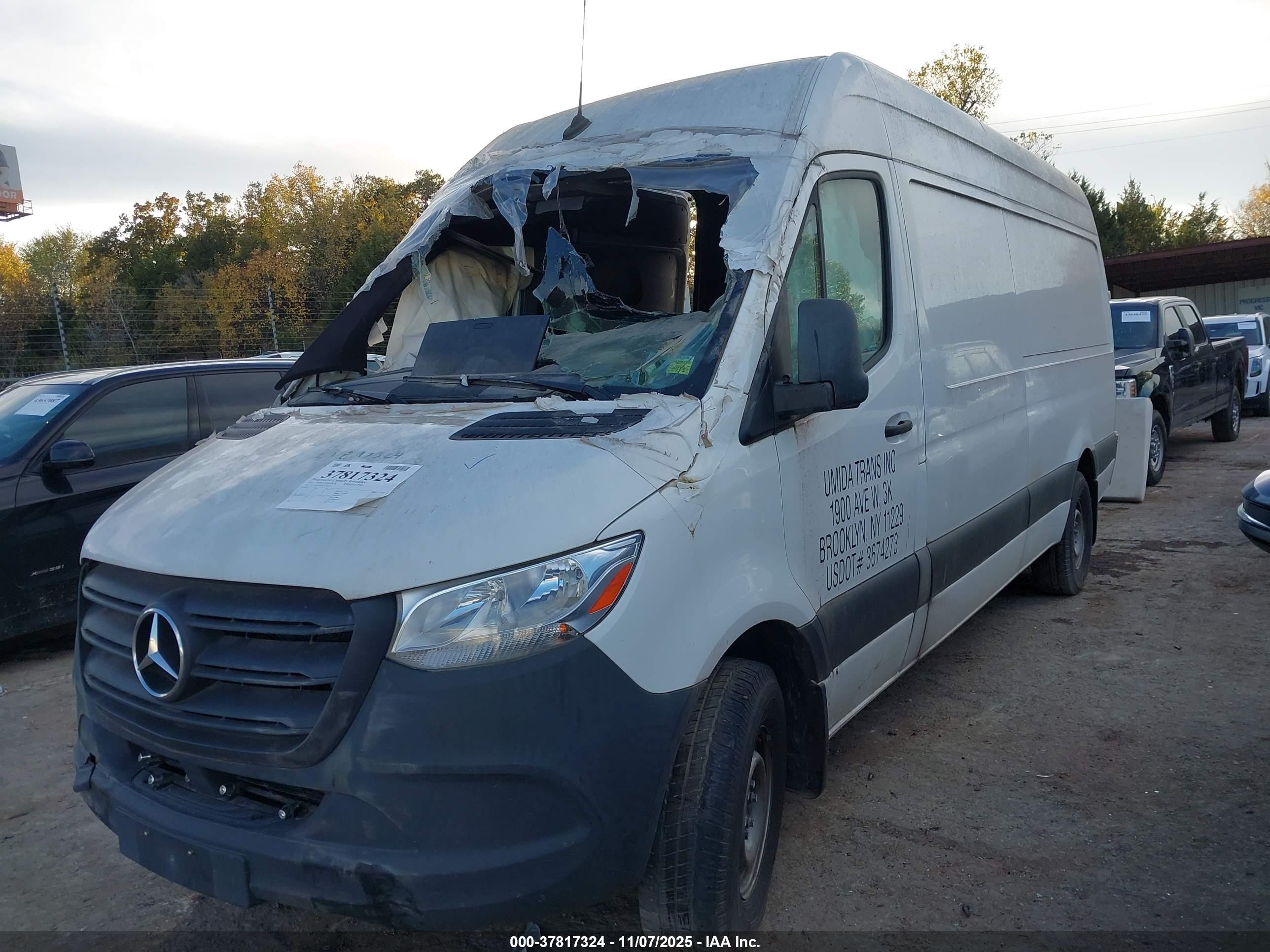 MERCEDES-BENZ SPRINTER image 2