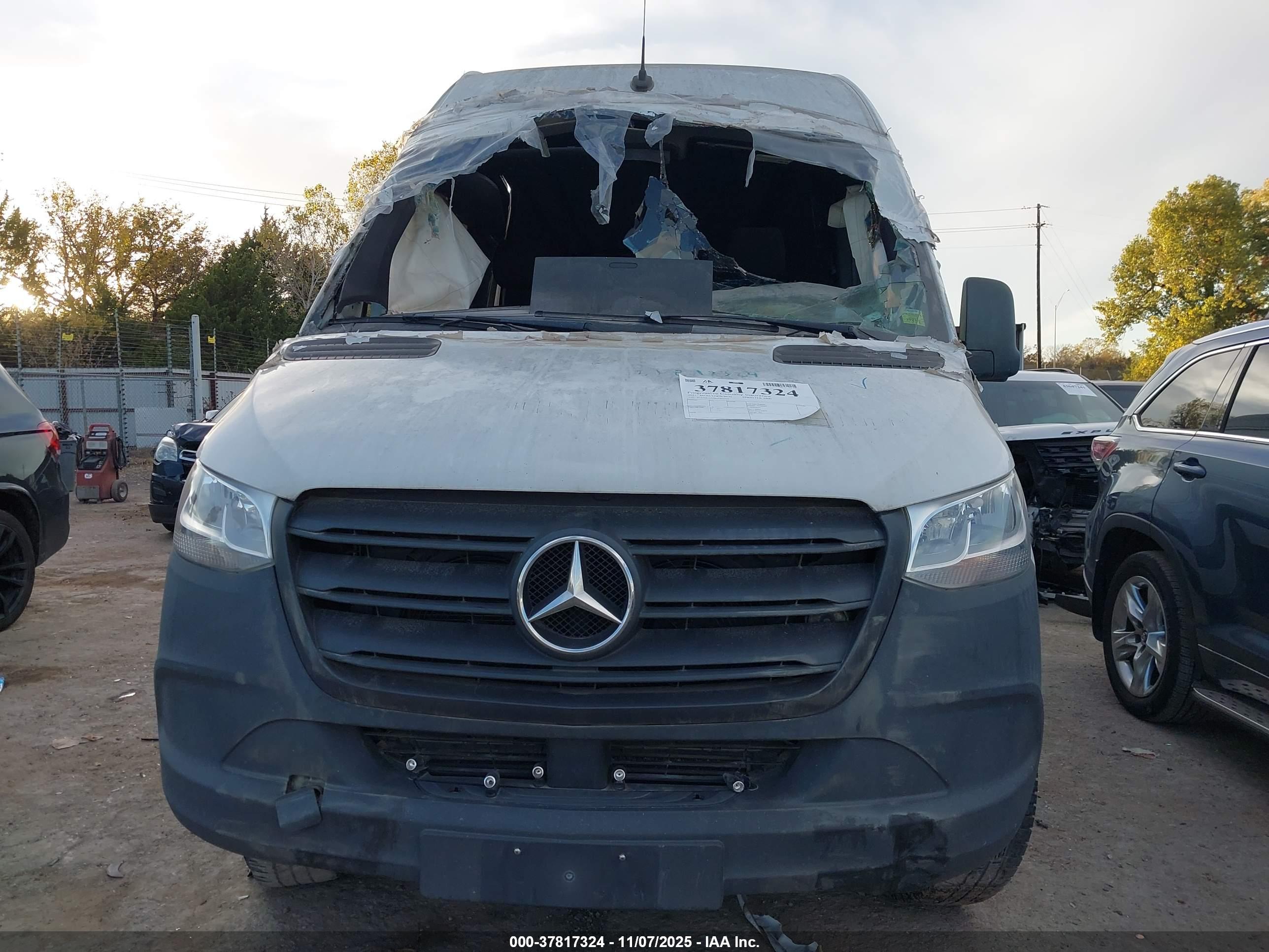 MERCEDES-BENZ SPRINTER image 6