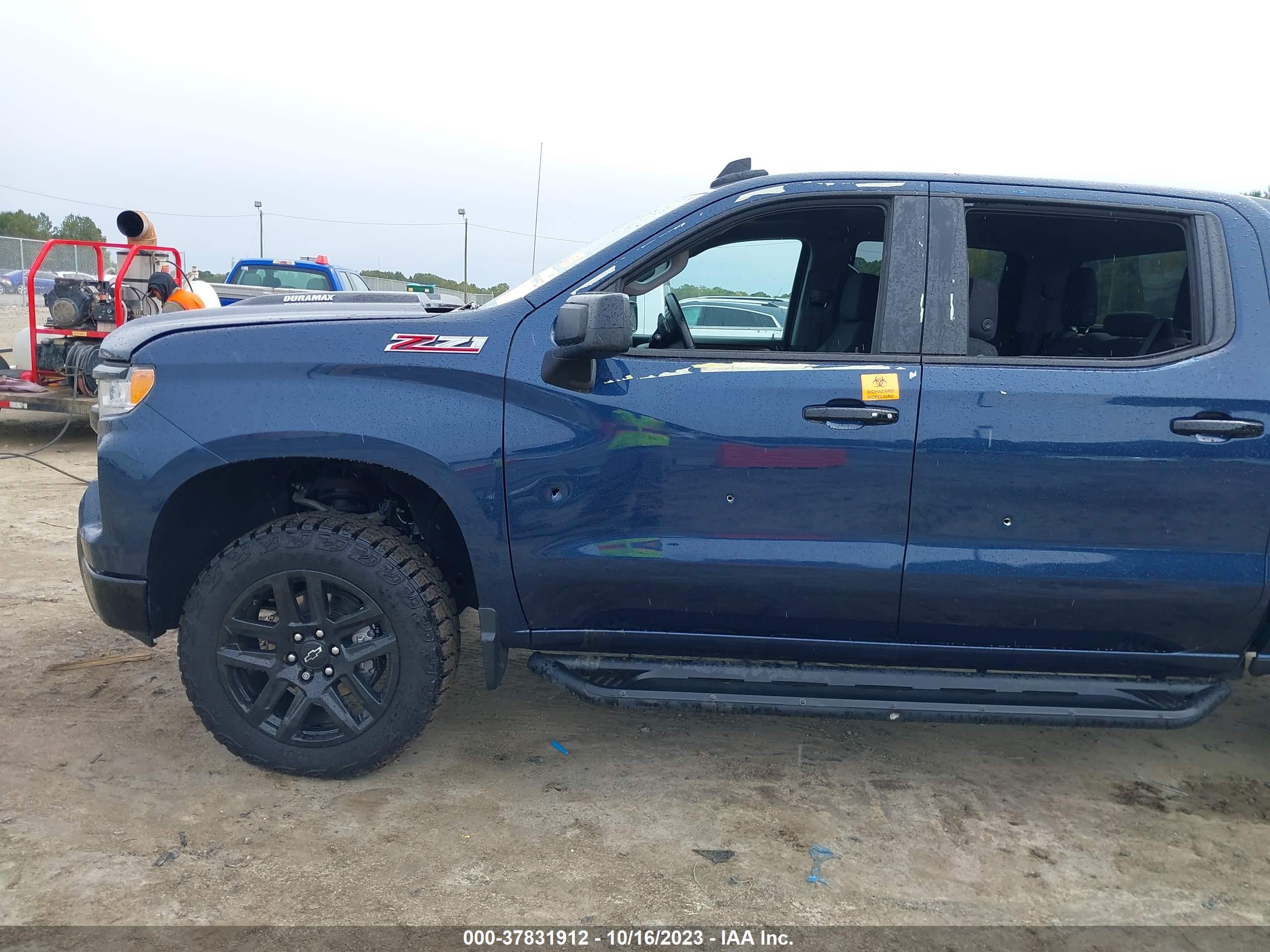 CHEVROLET SILVERADO image 6