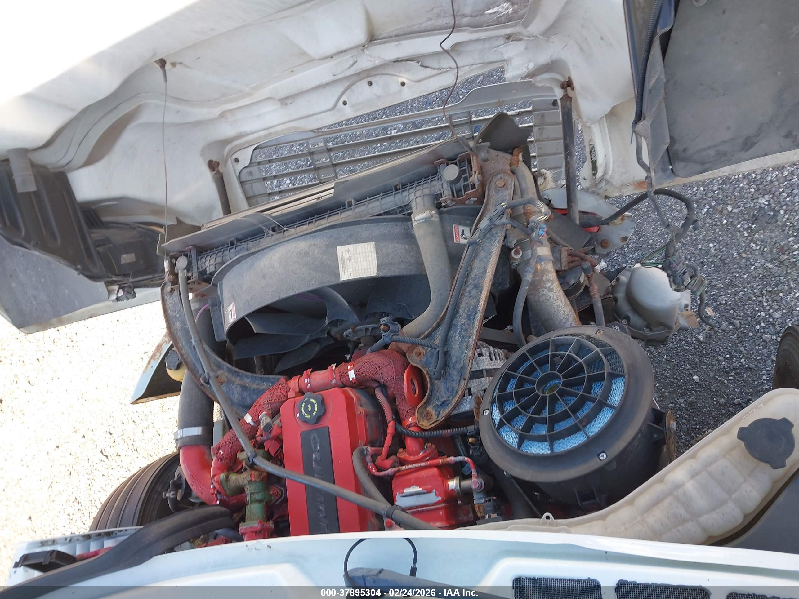 FREIGHTLINER M2 image 10