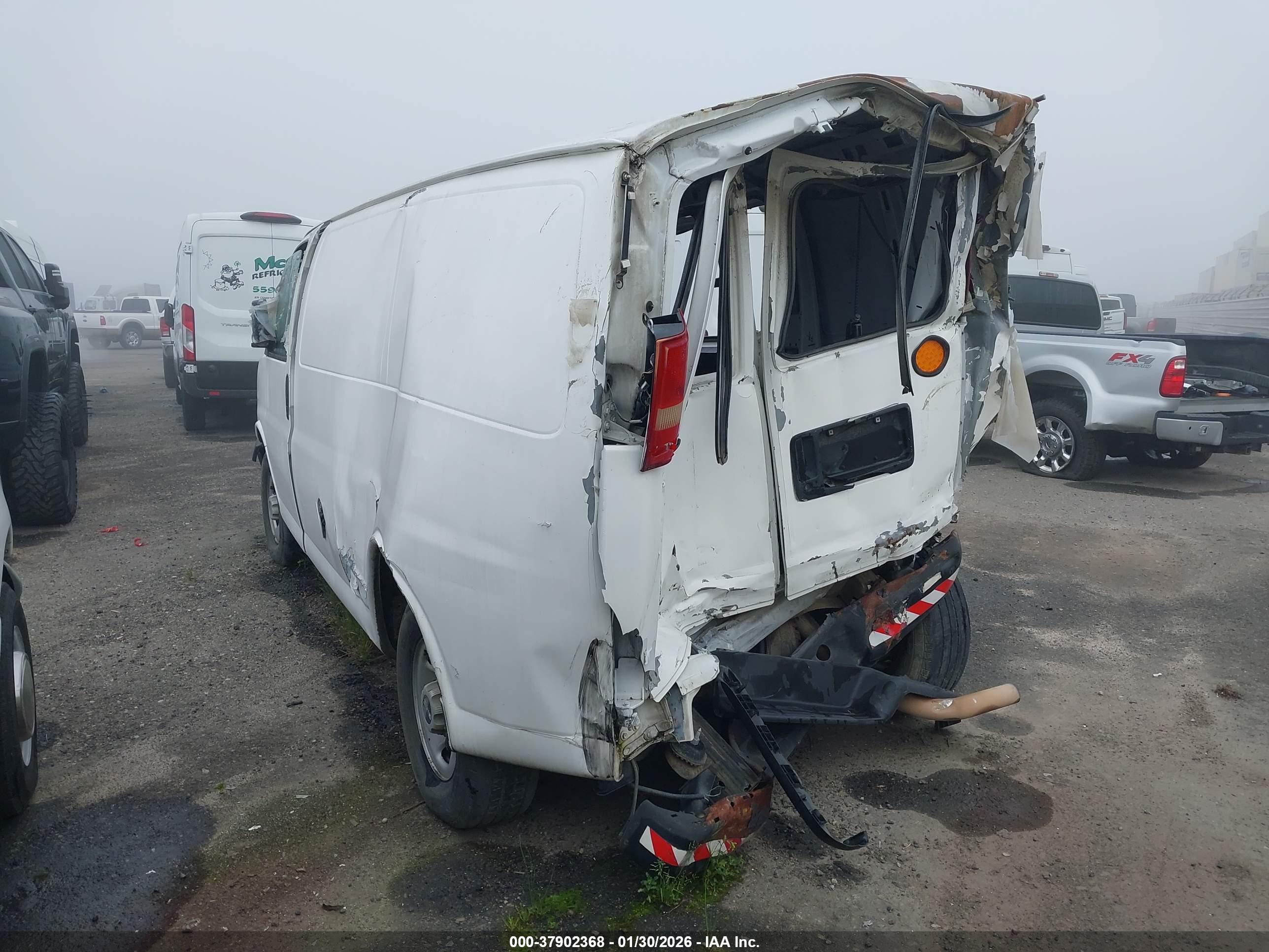 GMC SAVANA image 3