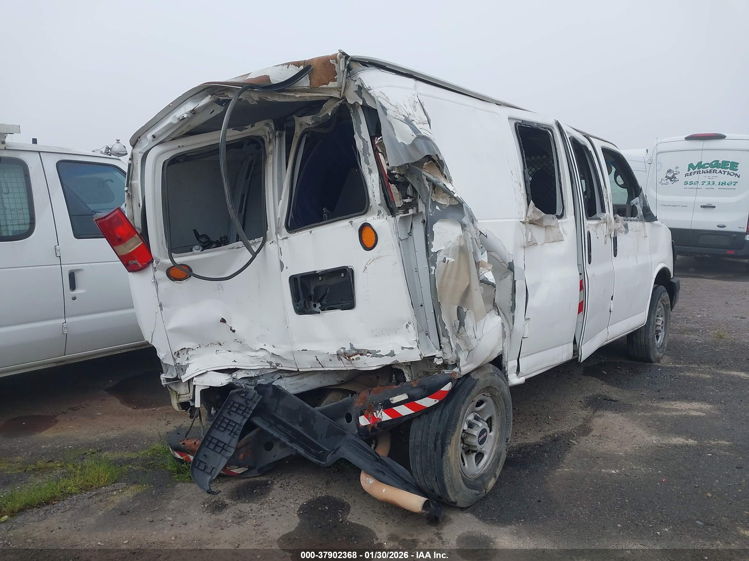 GMC SAVANA image 4