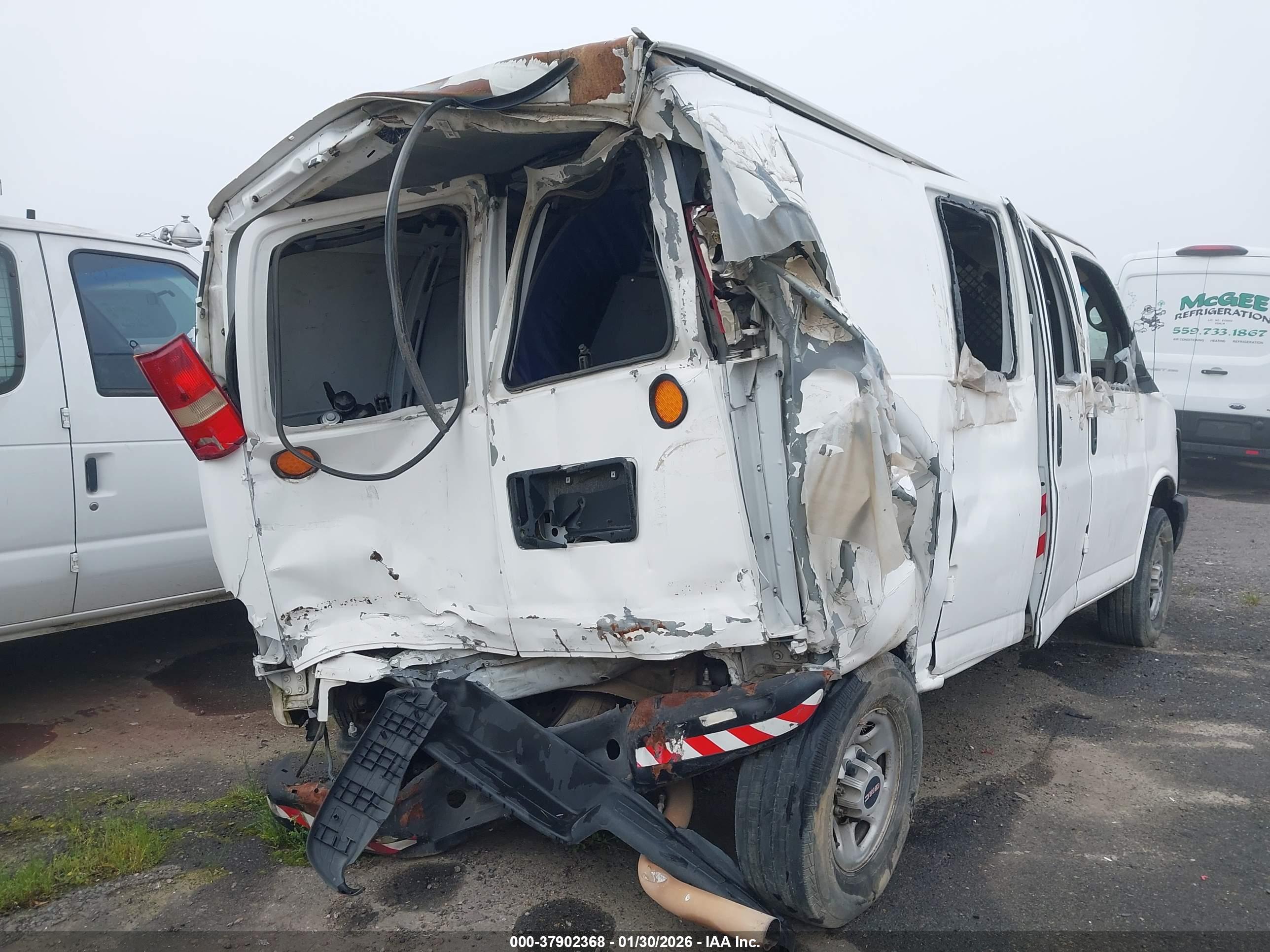 GMC SAVANA image 6