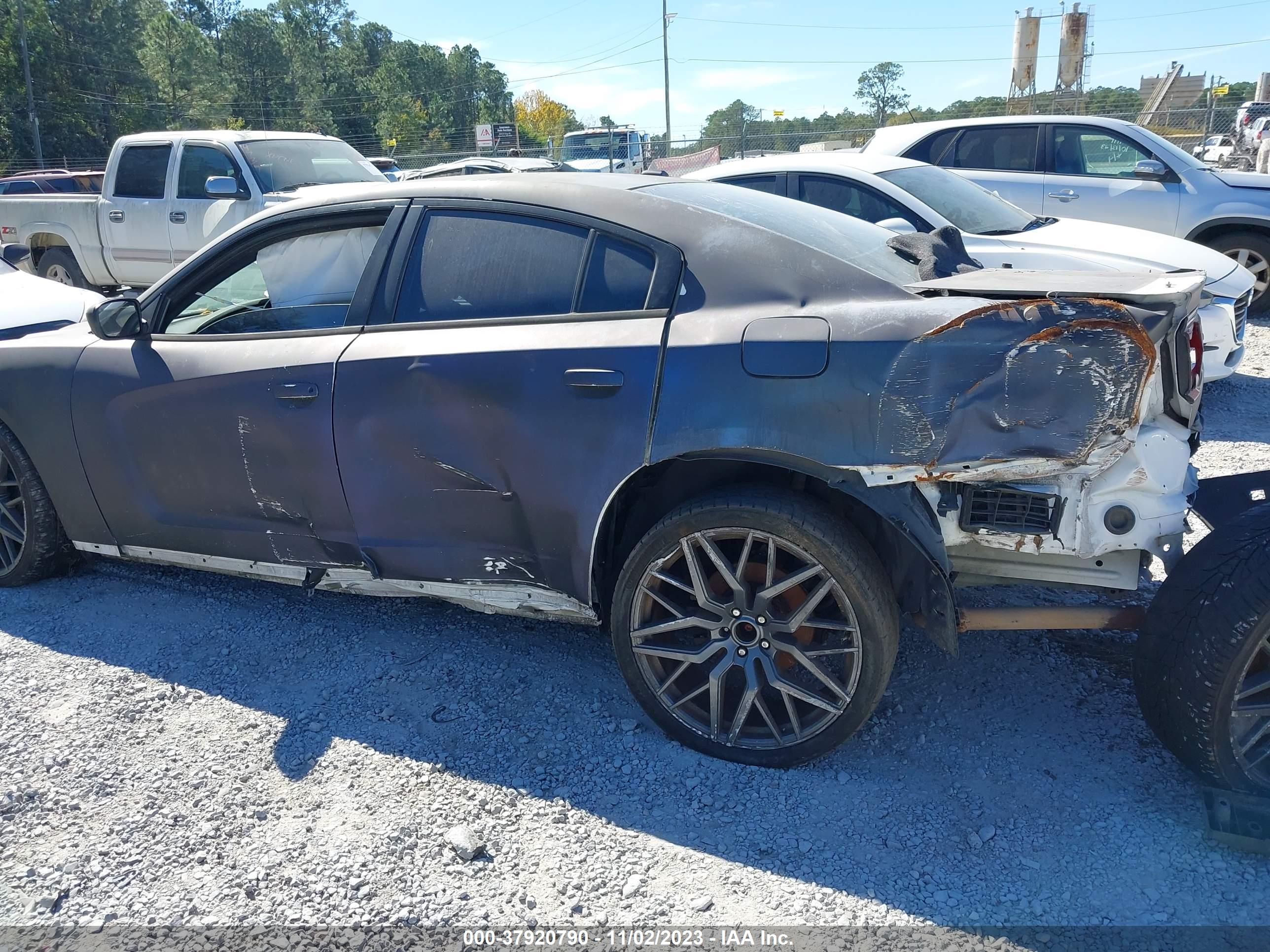 DODGE CHARGER image 6