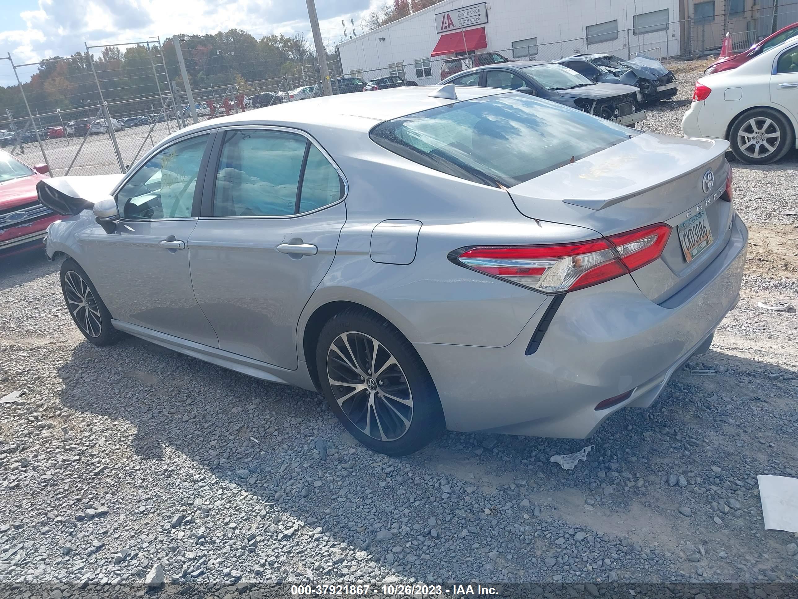 TOYOTA CAMRY image 3