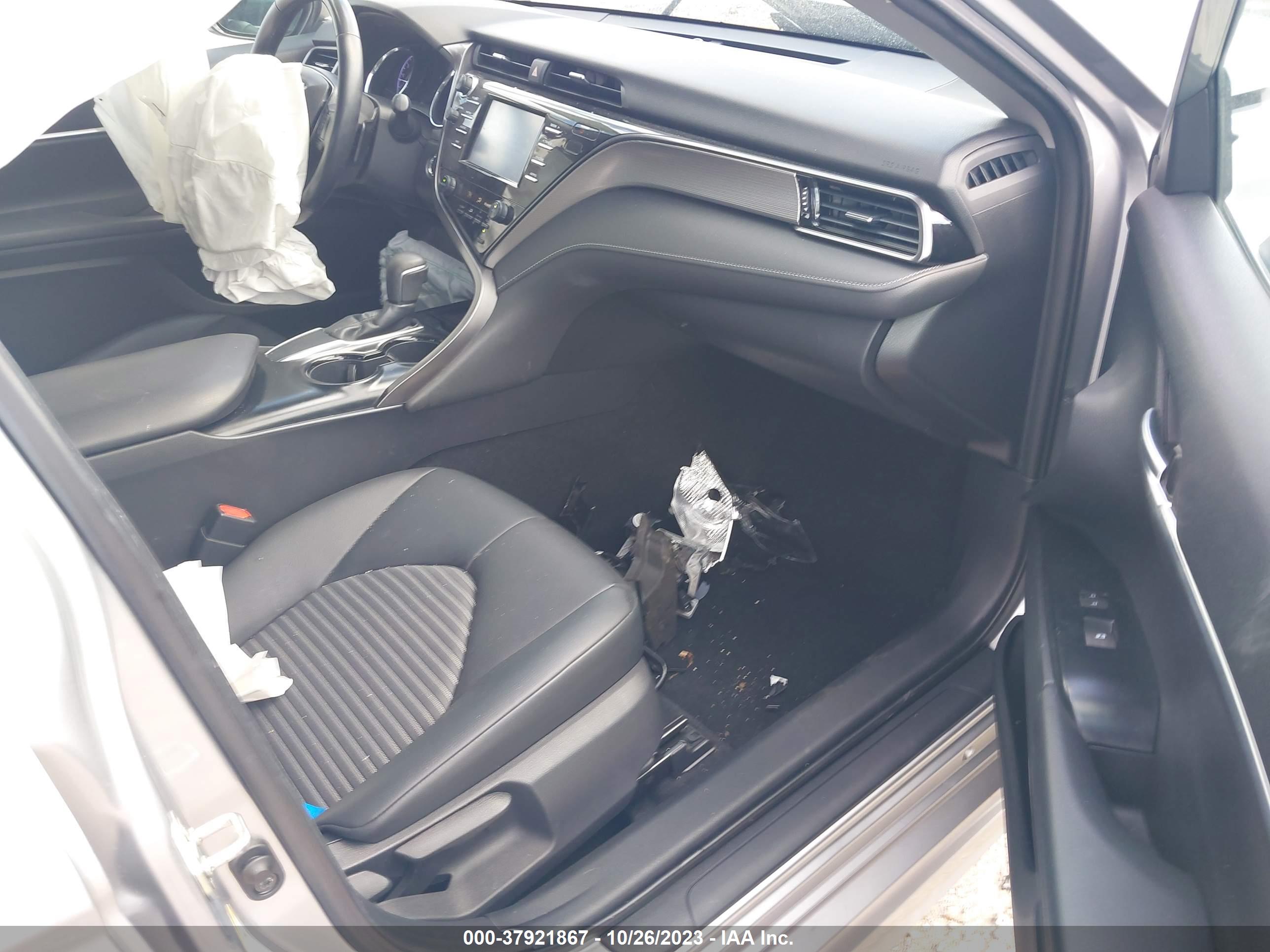 TOYOTA CAMRY image 5
