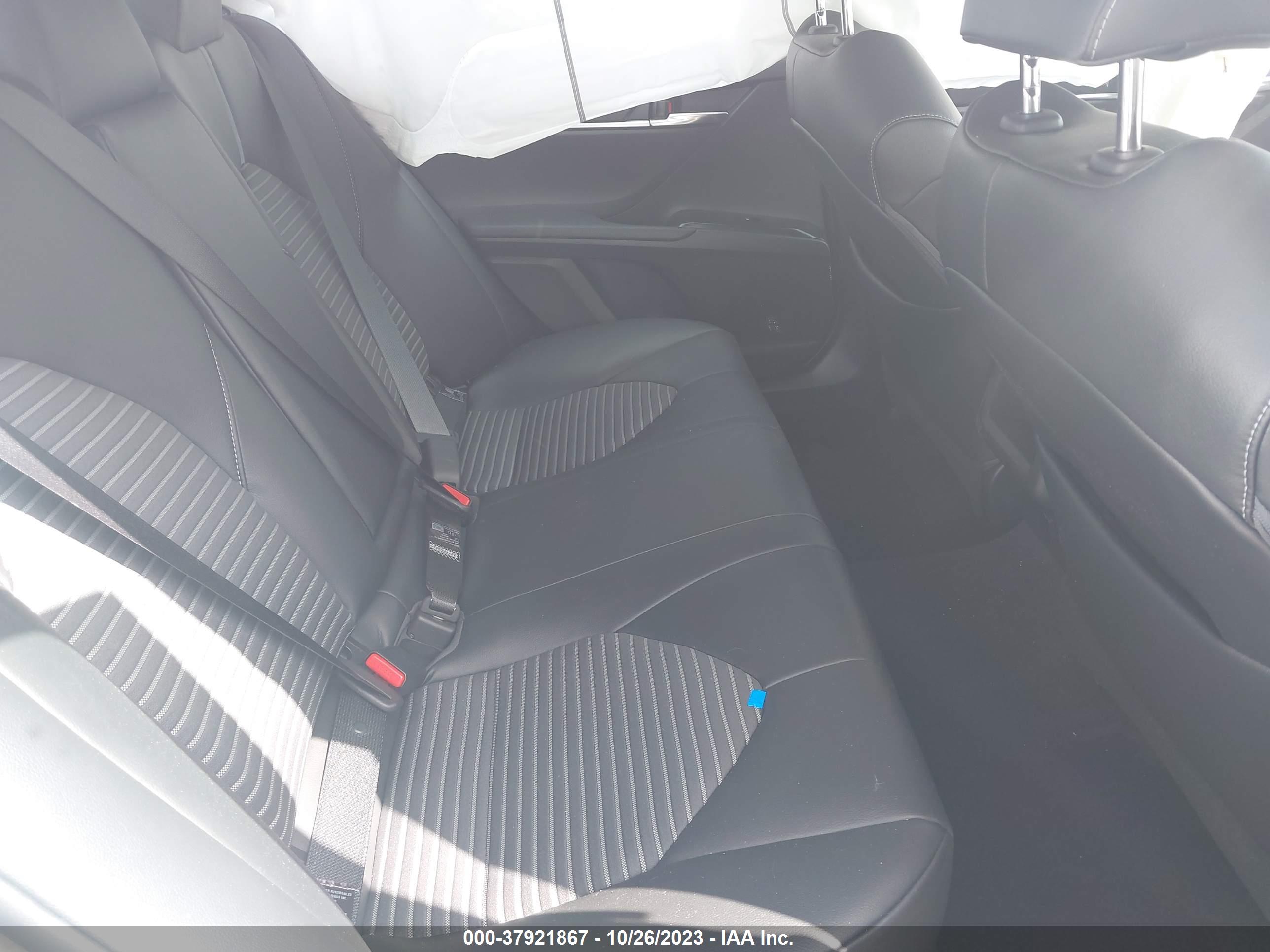 TOYOTA CAMRY image 8
