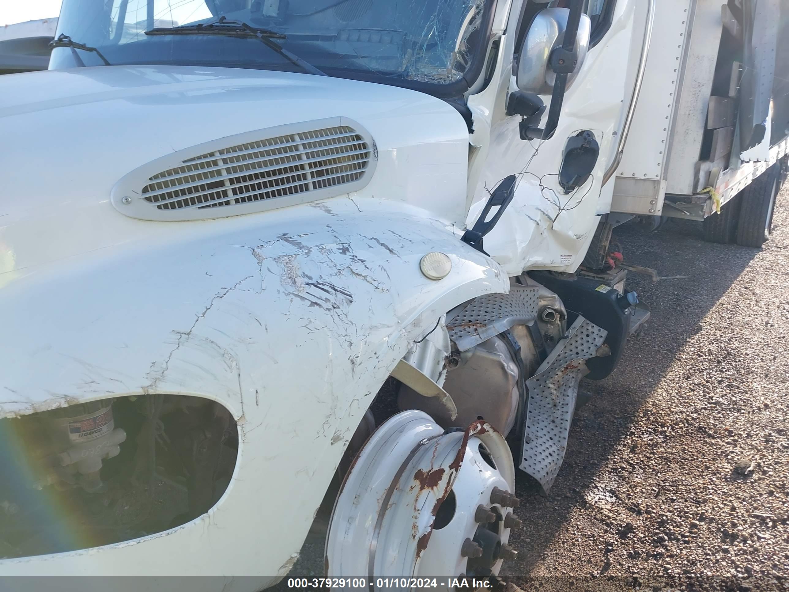 FREIGHTLINER M2 image 7