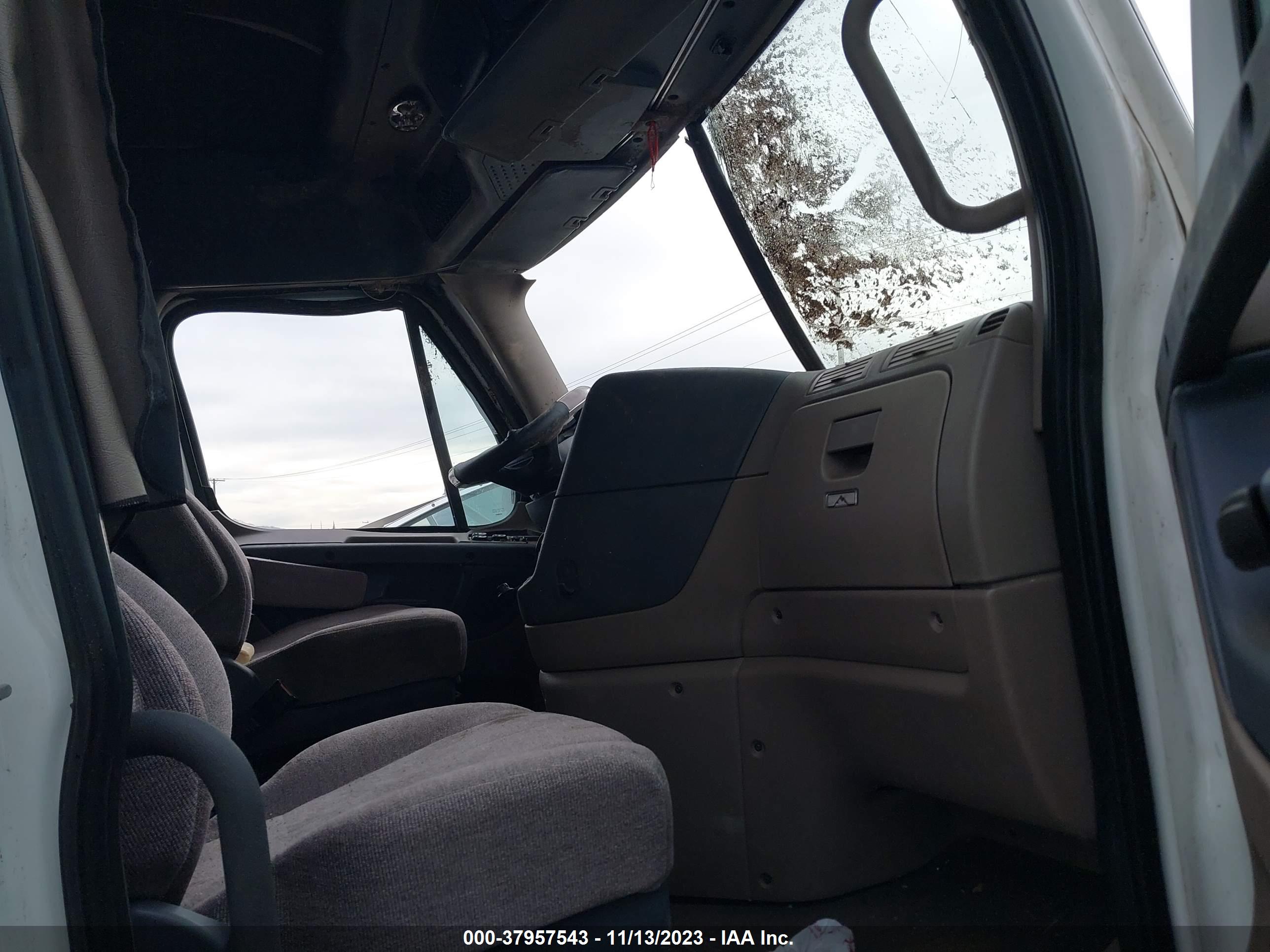 FREIGHTLINER CASCADIA image 5