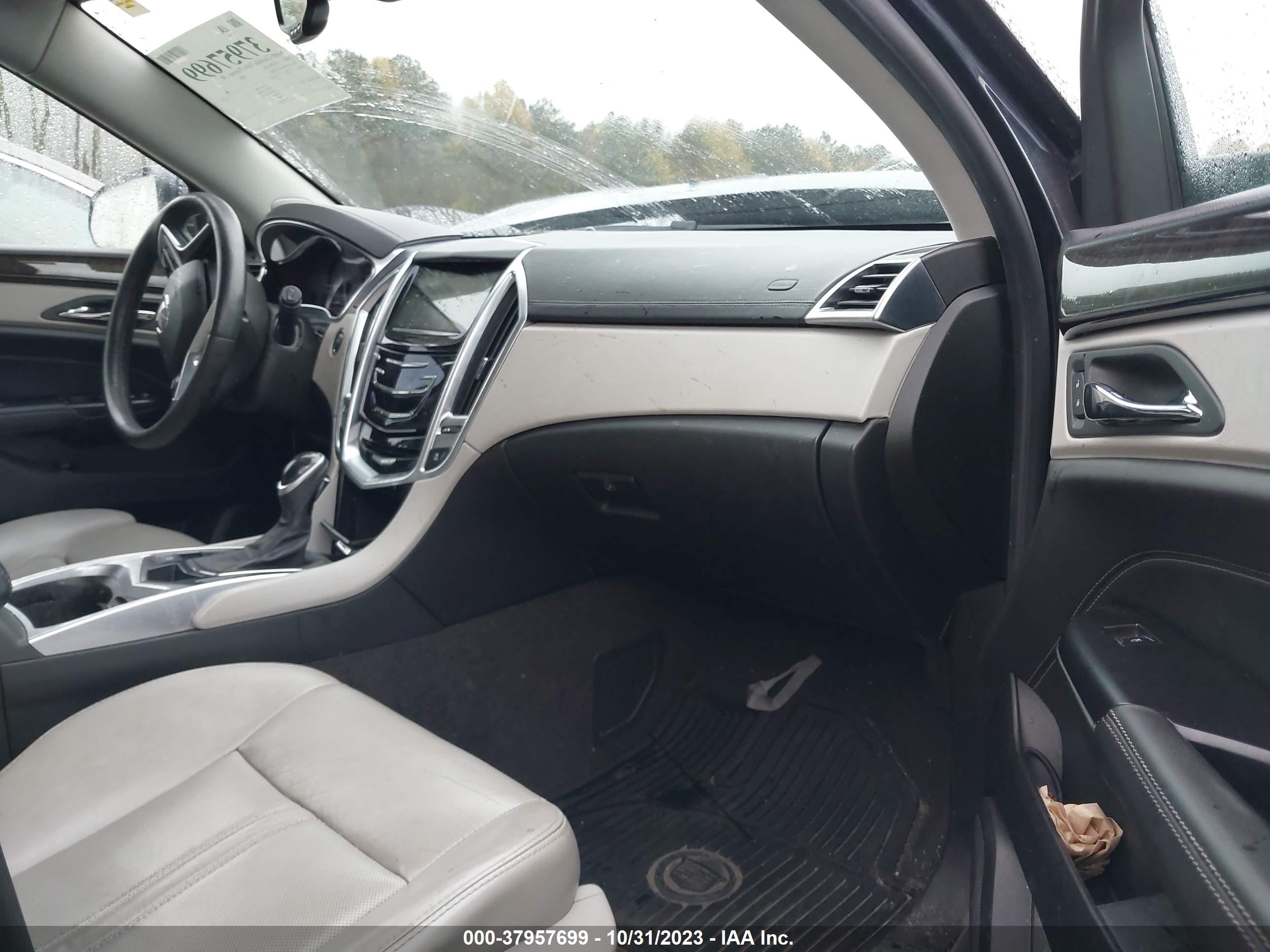 CADILLAC SRX image 5