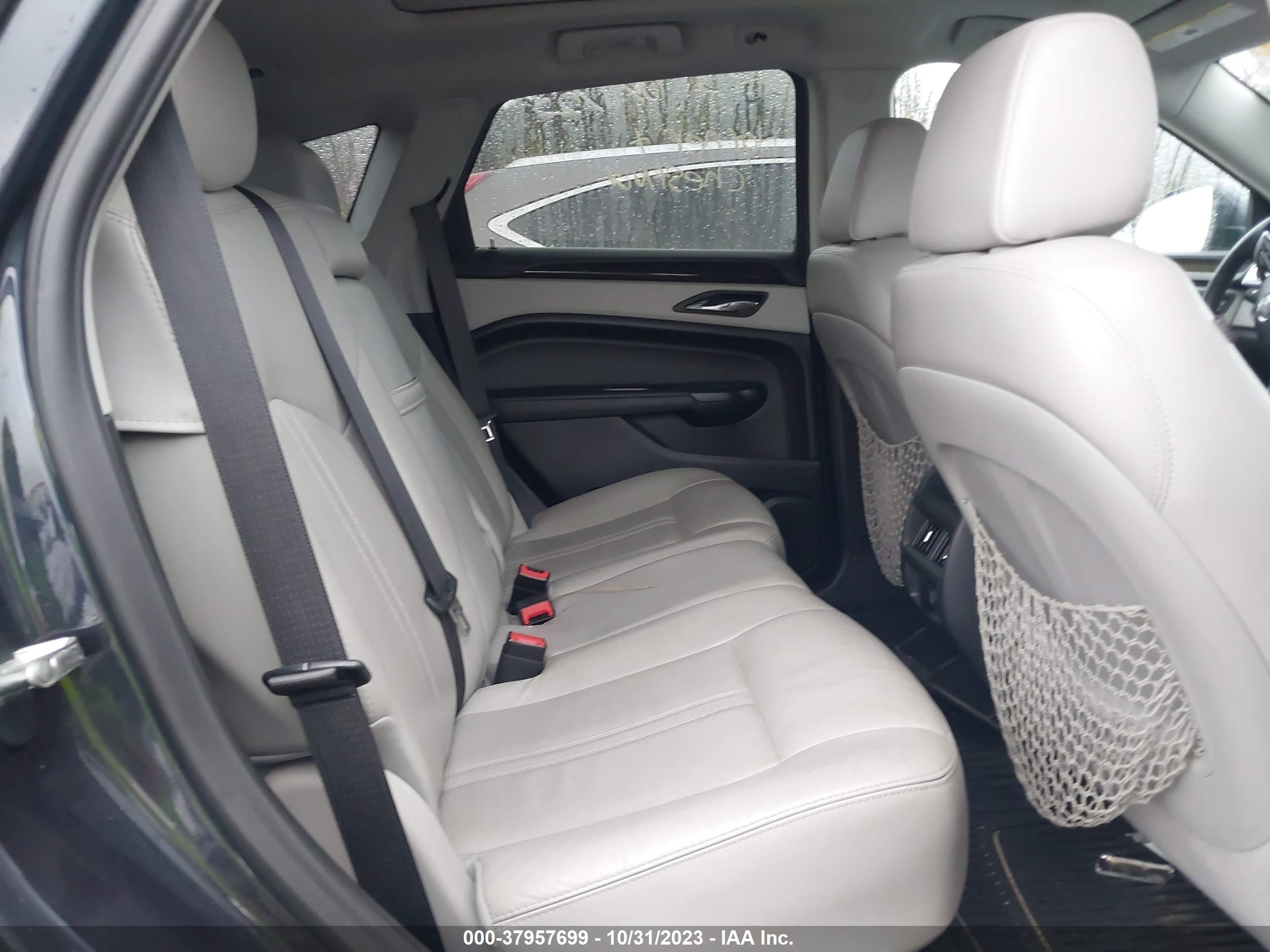 CADILLAC SRX image 8