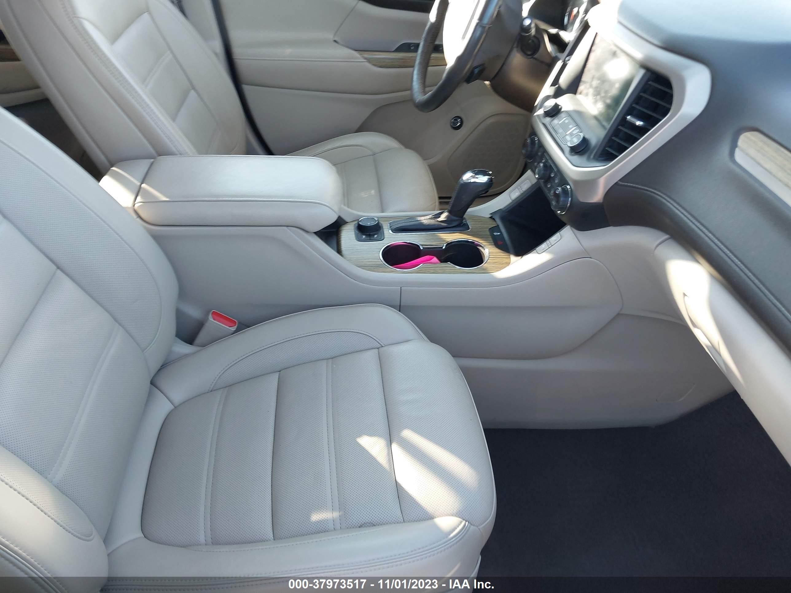 GMC ACADIA image 5