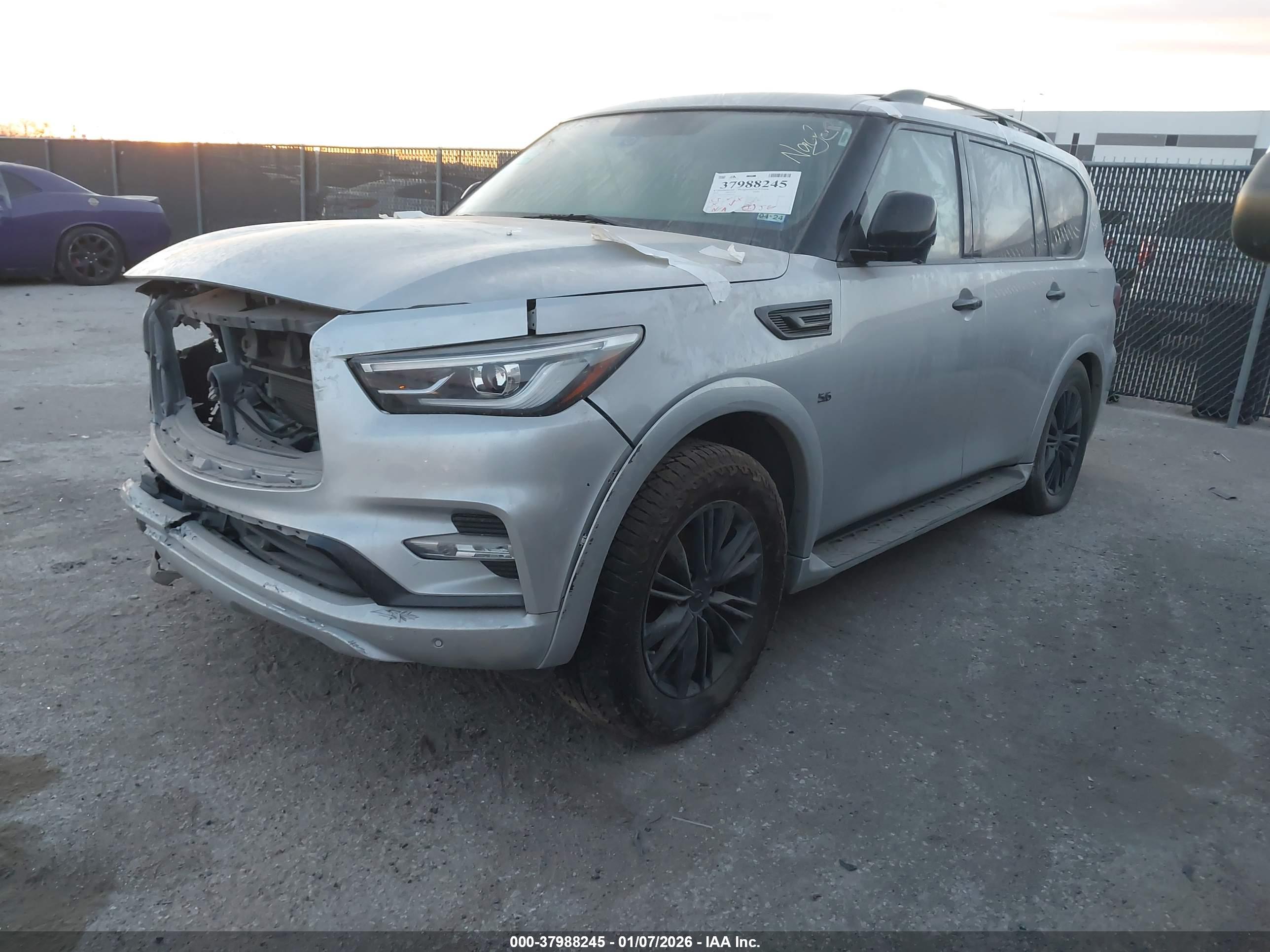 INFINITI QX80 image 2
