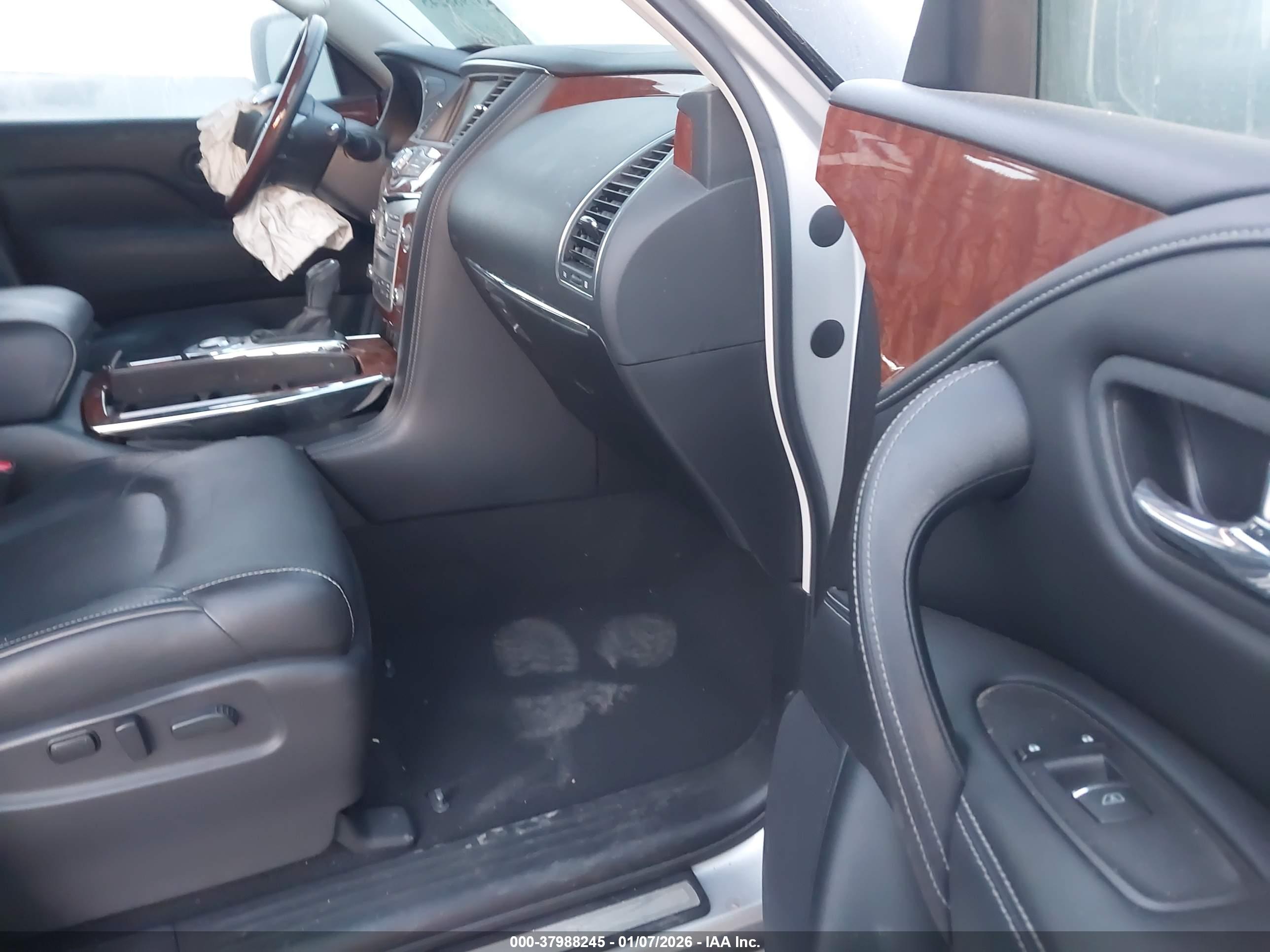 INFINITI QX80 image 5