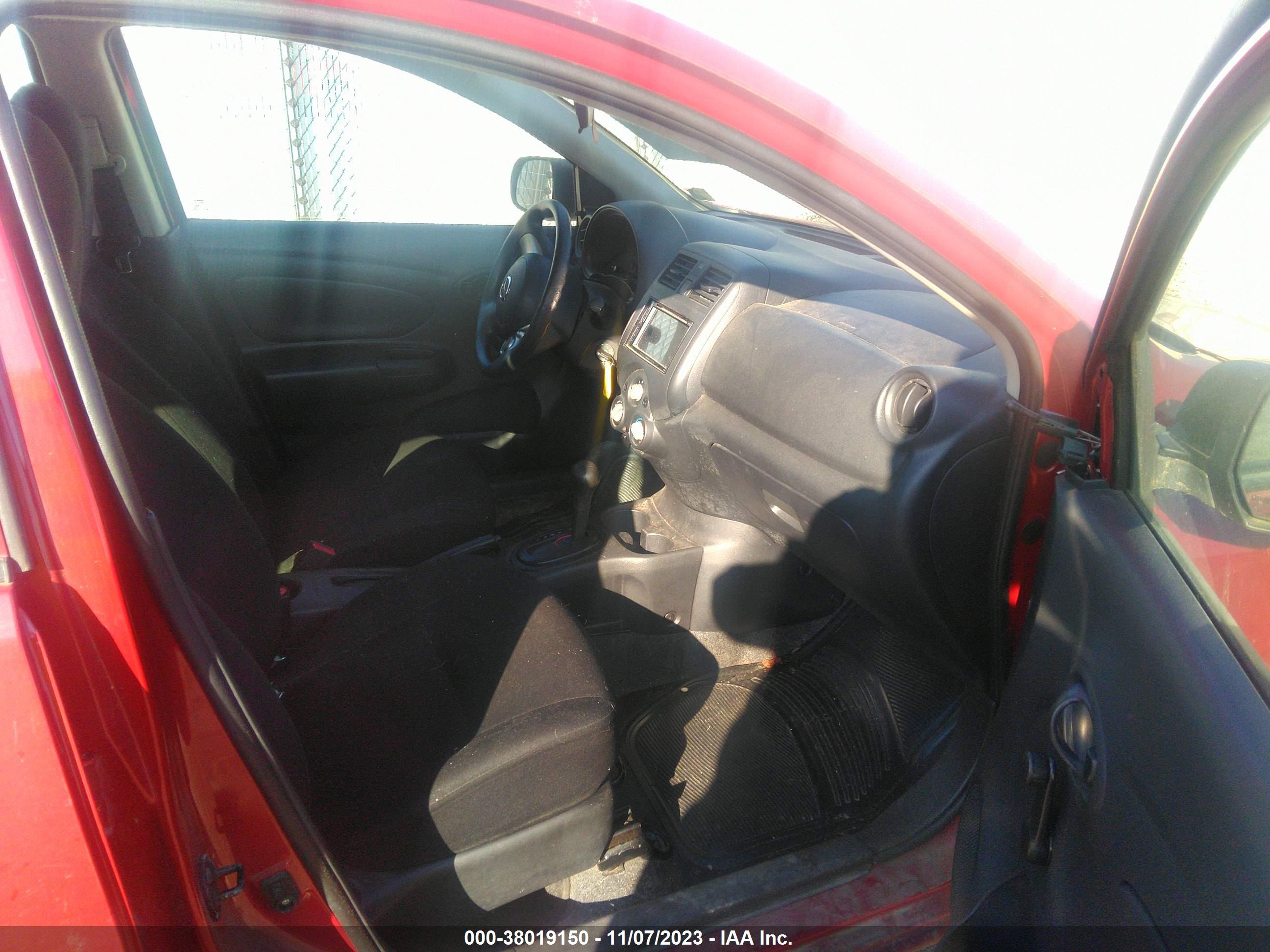 NISSAN VERSA image 5