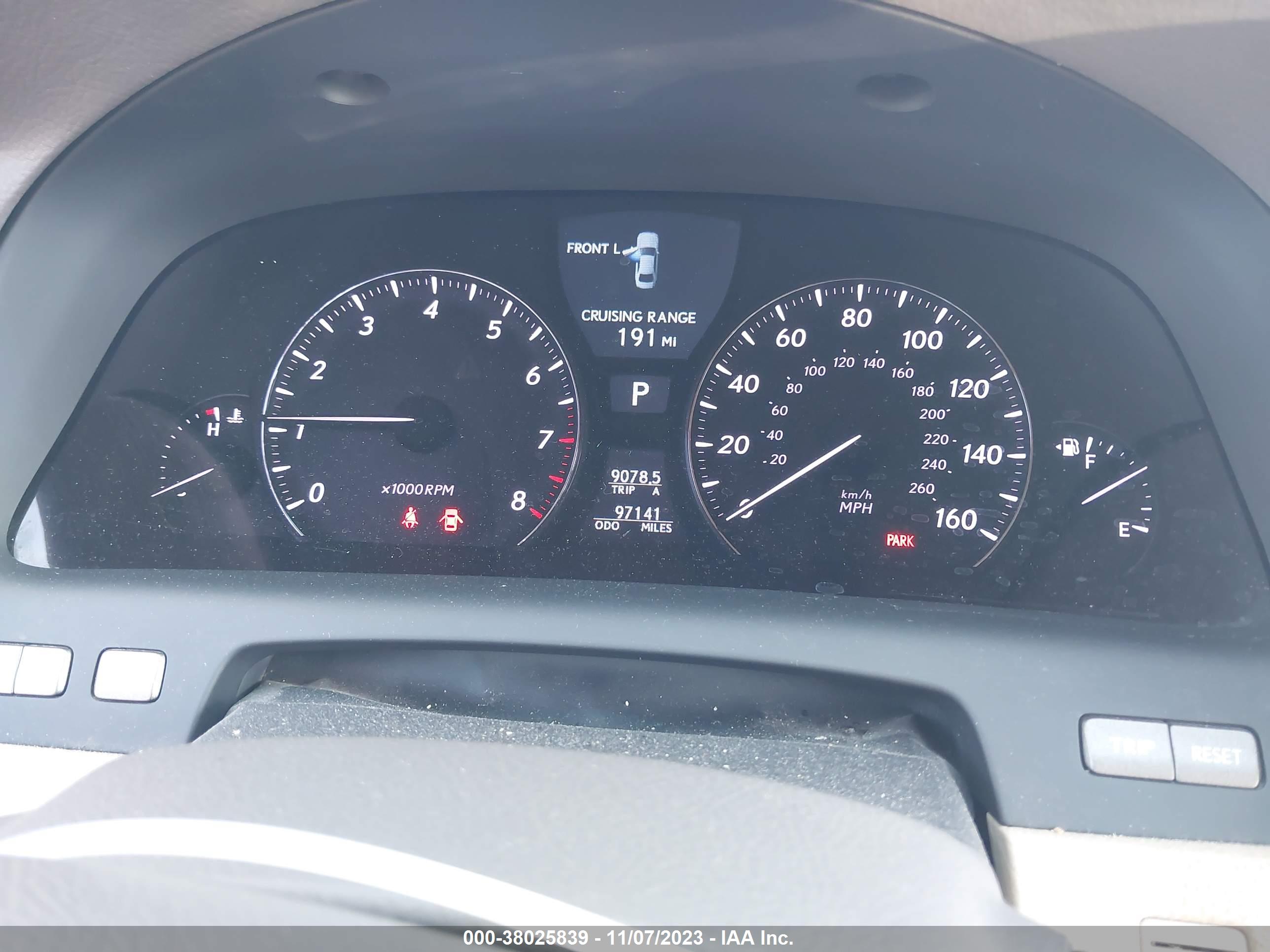 LEXUS LS image 7