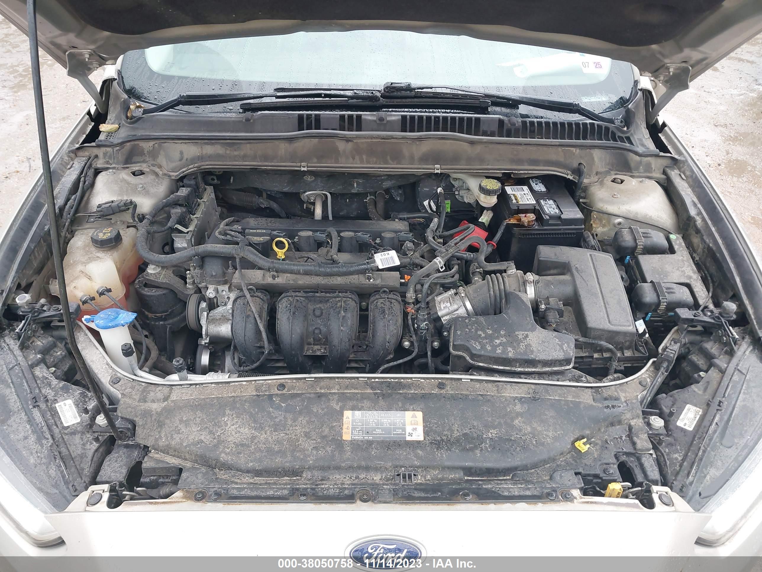 FORD FUSION image 10
