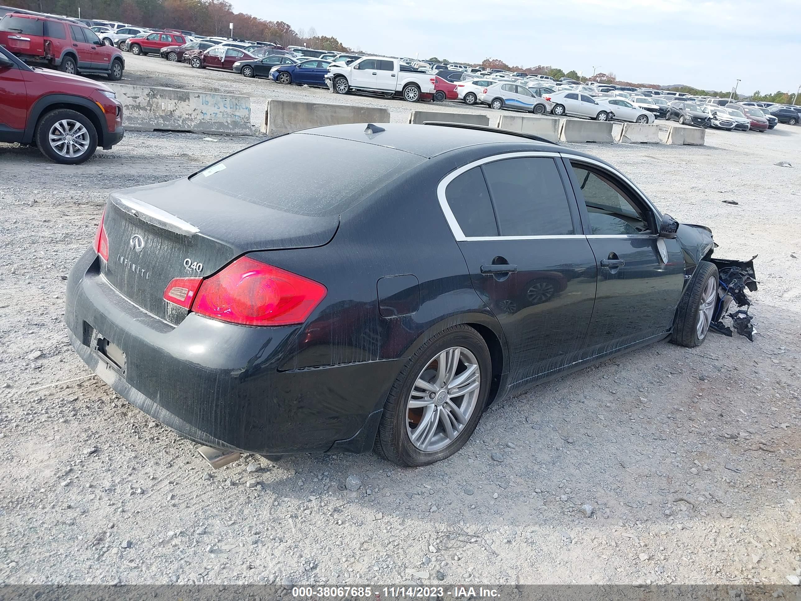 INFINITI Q40 image 4