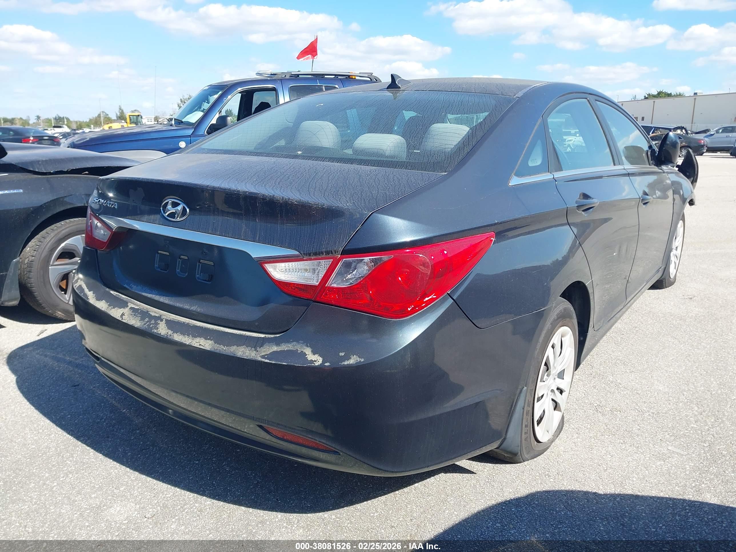 HYUNDAI SONATA image 4