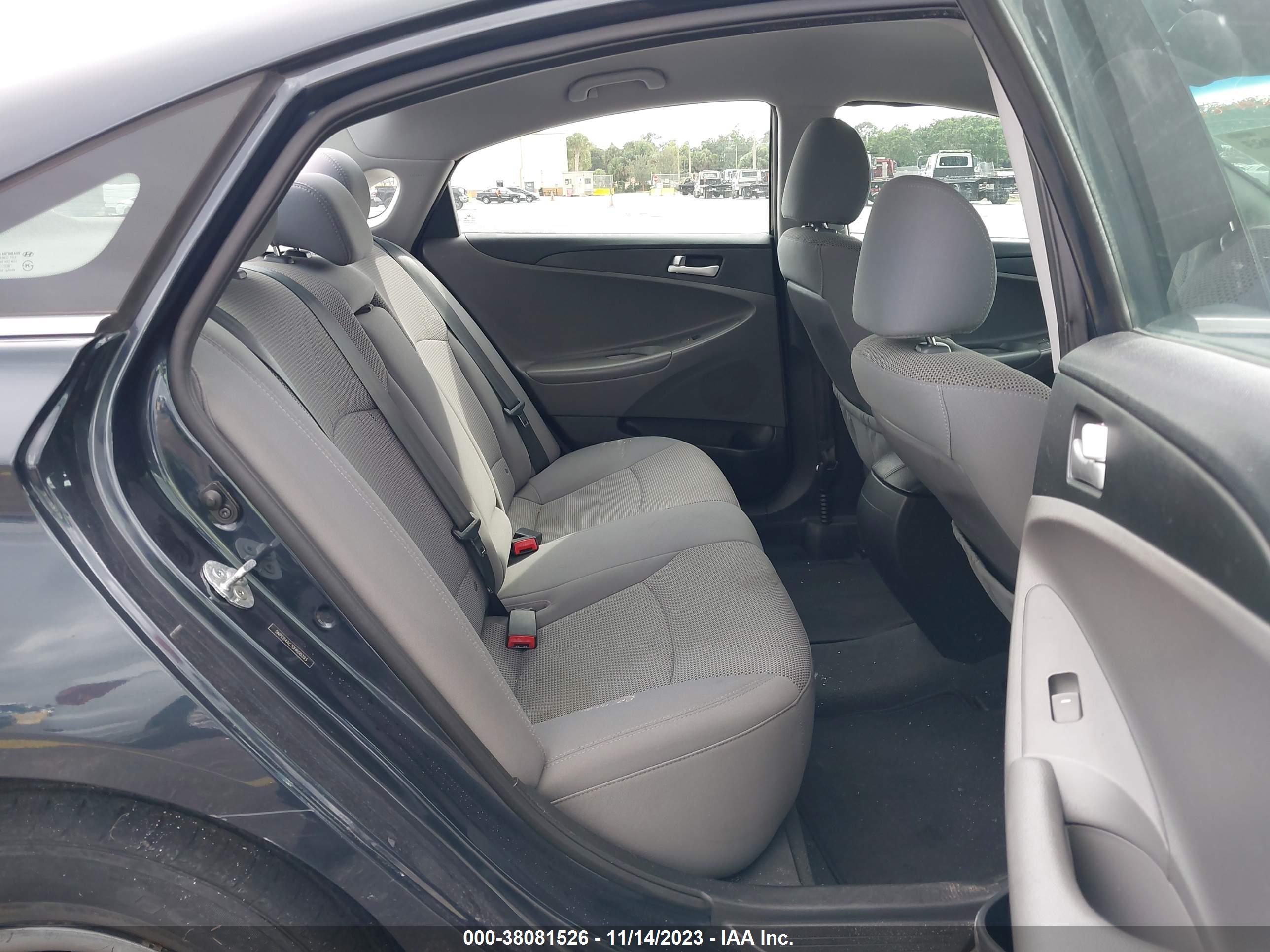 HYUNDAI SONATA image 8