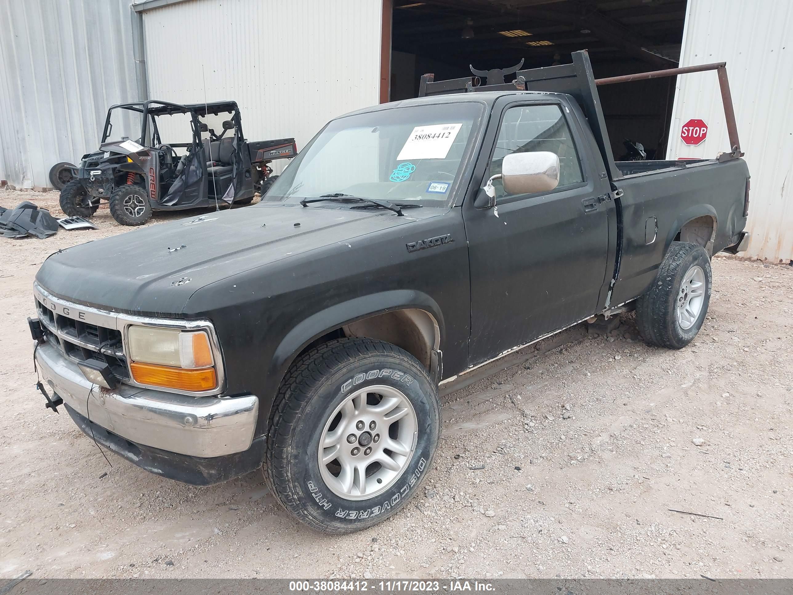 DODGE DAKOTA image 2