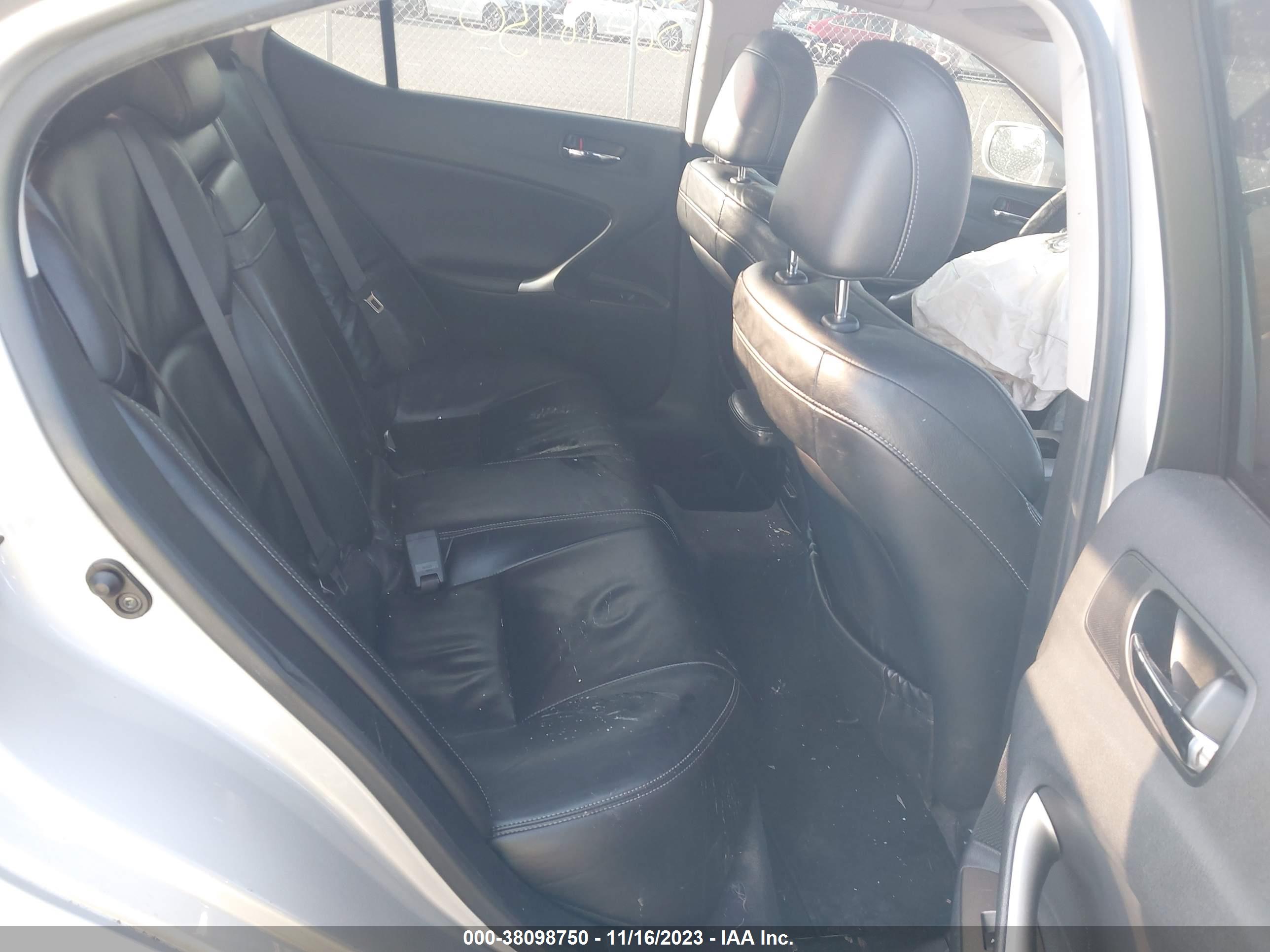 LEXUS IS image 8