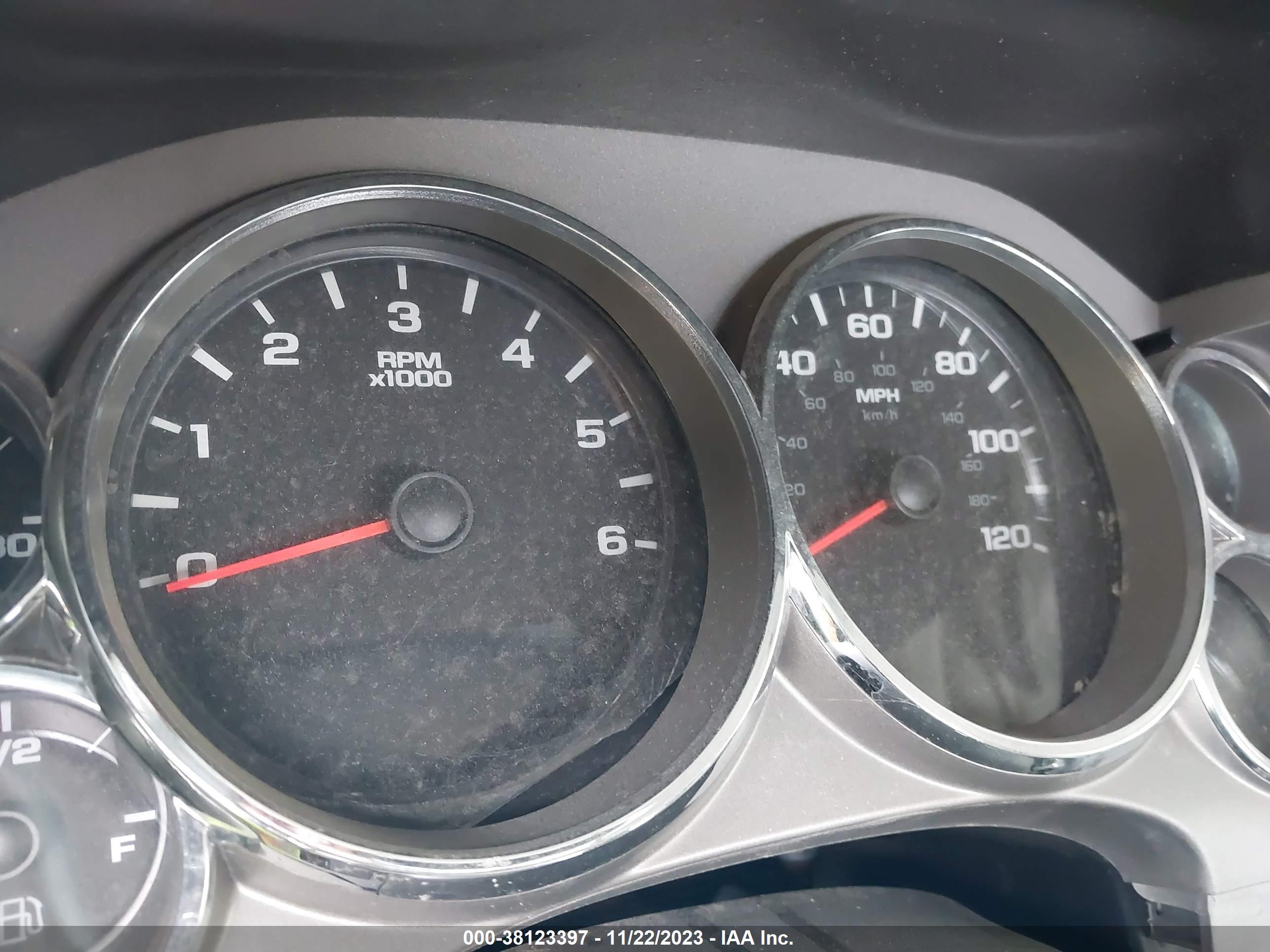 CHEVROLET SILVERADO image 7
