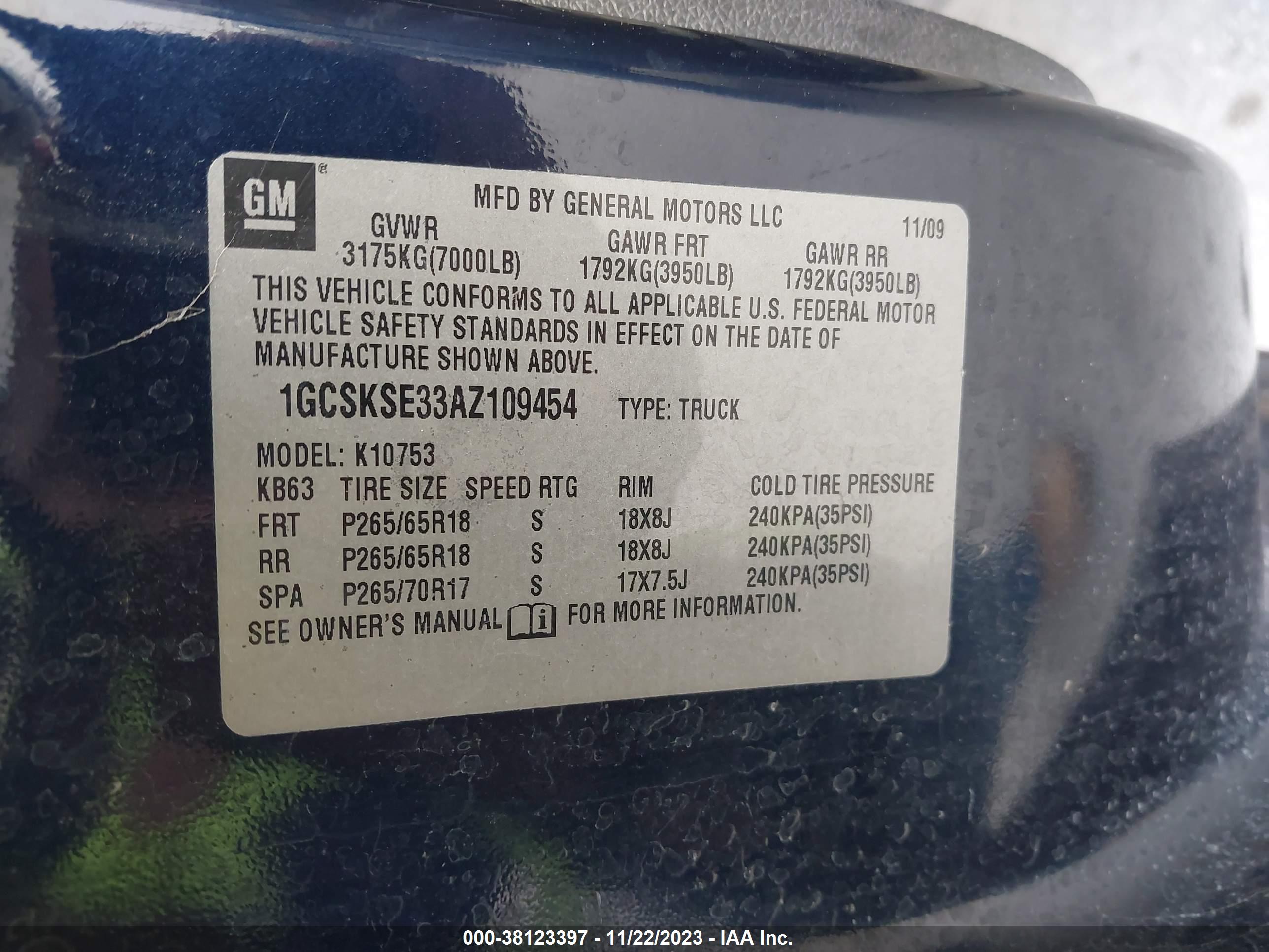CHEVROLET SILVERADO image 9