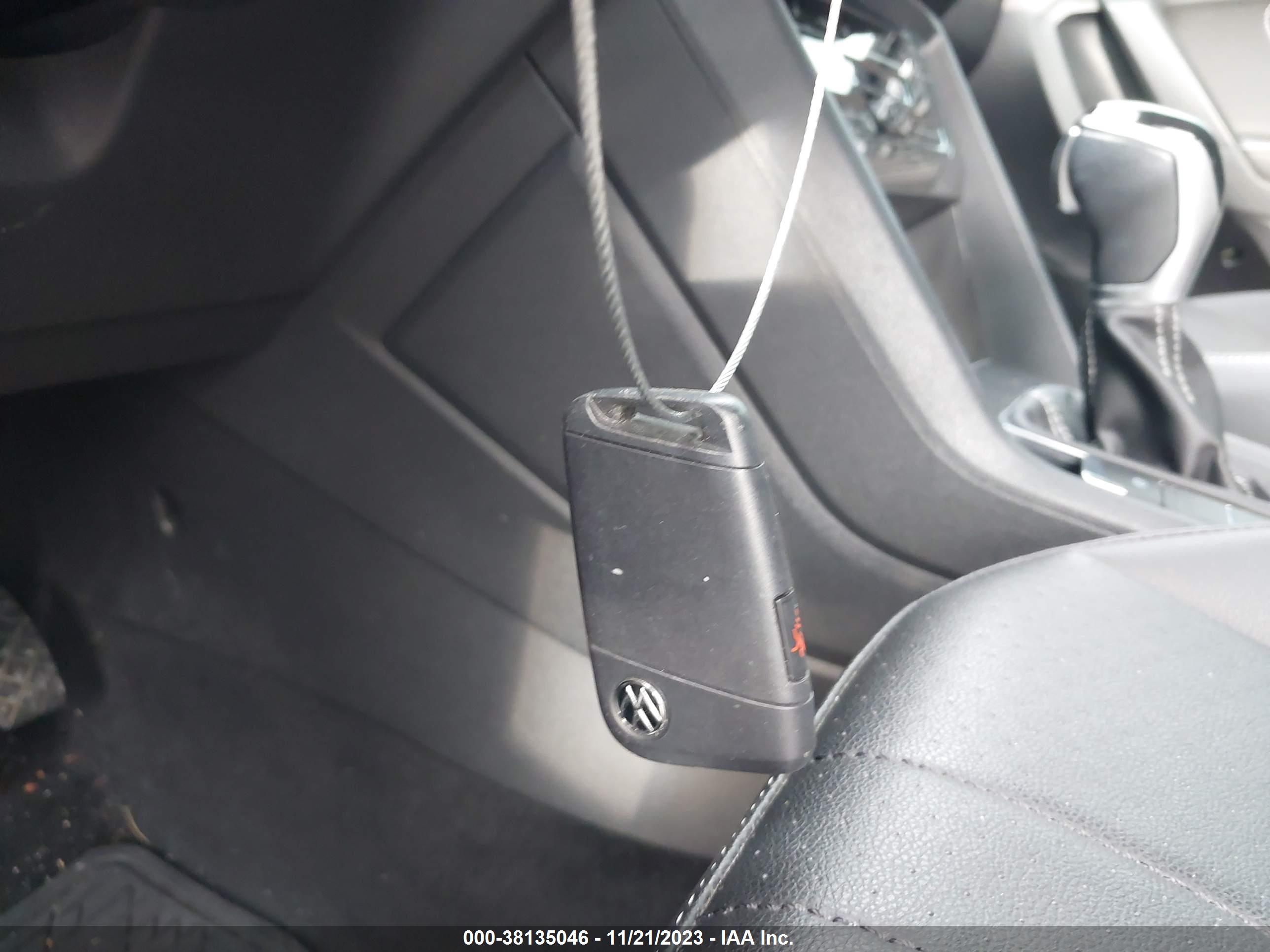 VOLKSWAGEN TIGUAN image 11