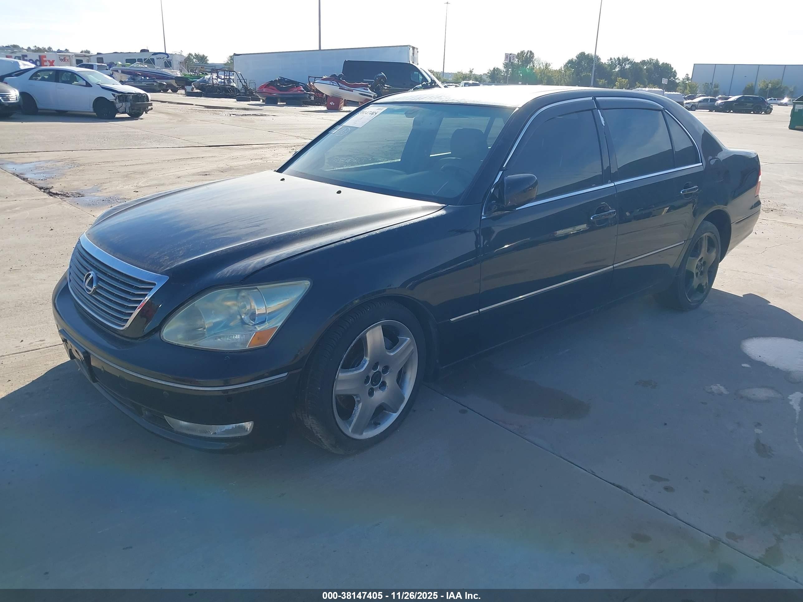 LEXUS LS image 2