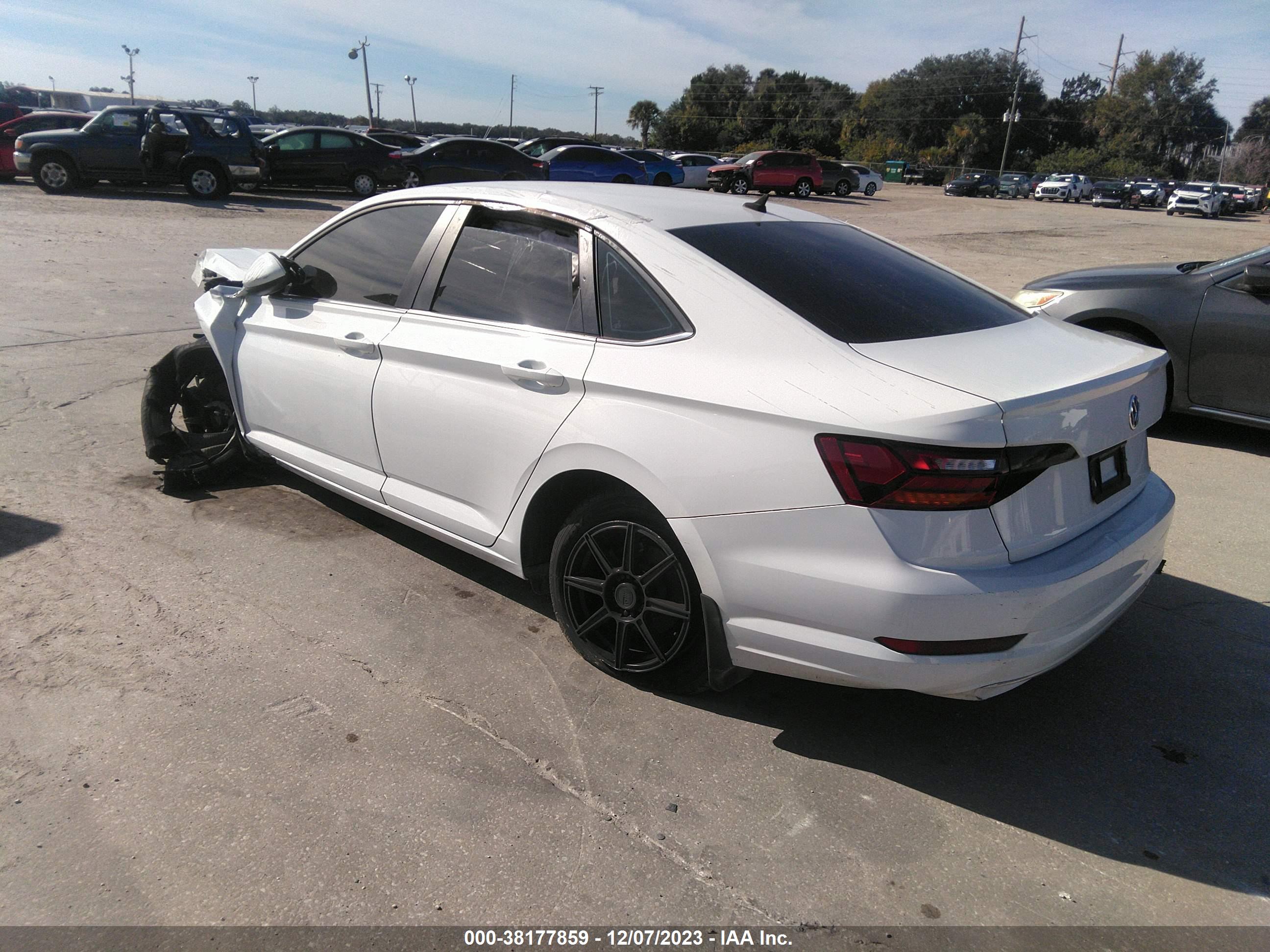 VOLKSWAGEN JETTA image 3