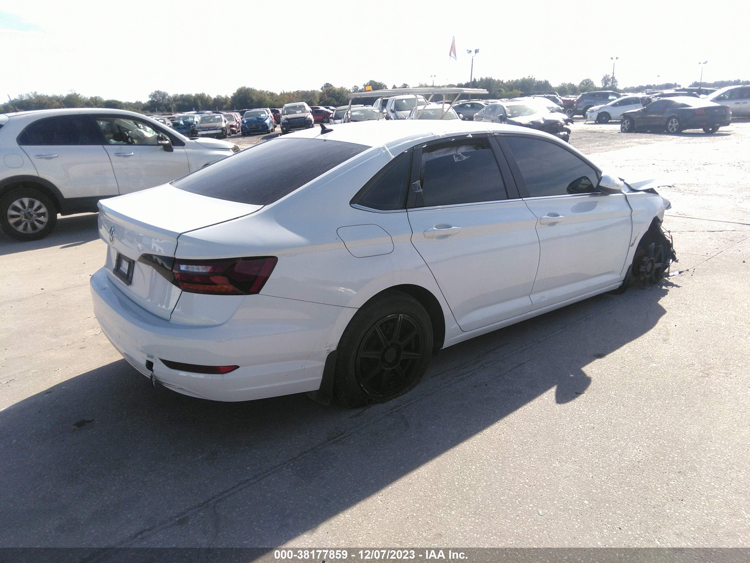VOLKSWAGEN JETTA image 4
