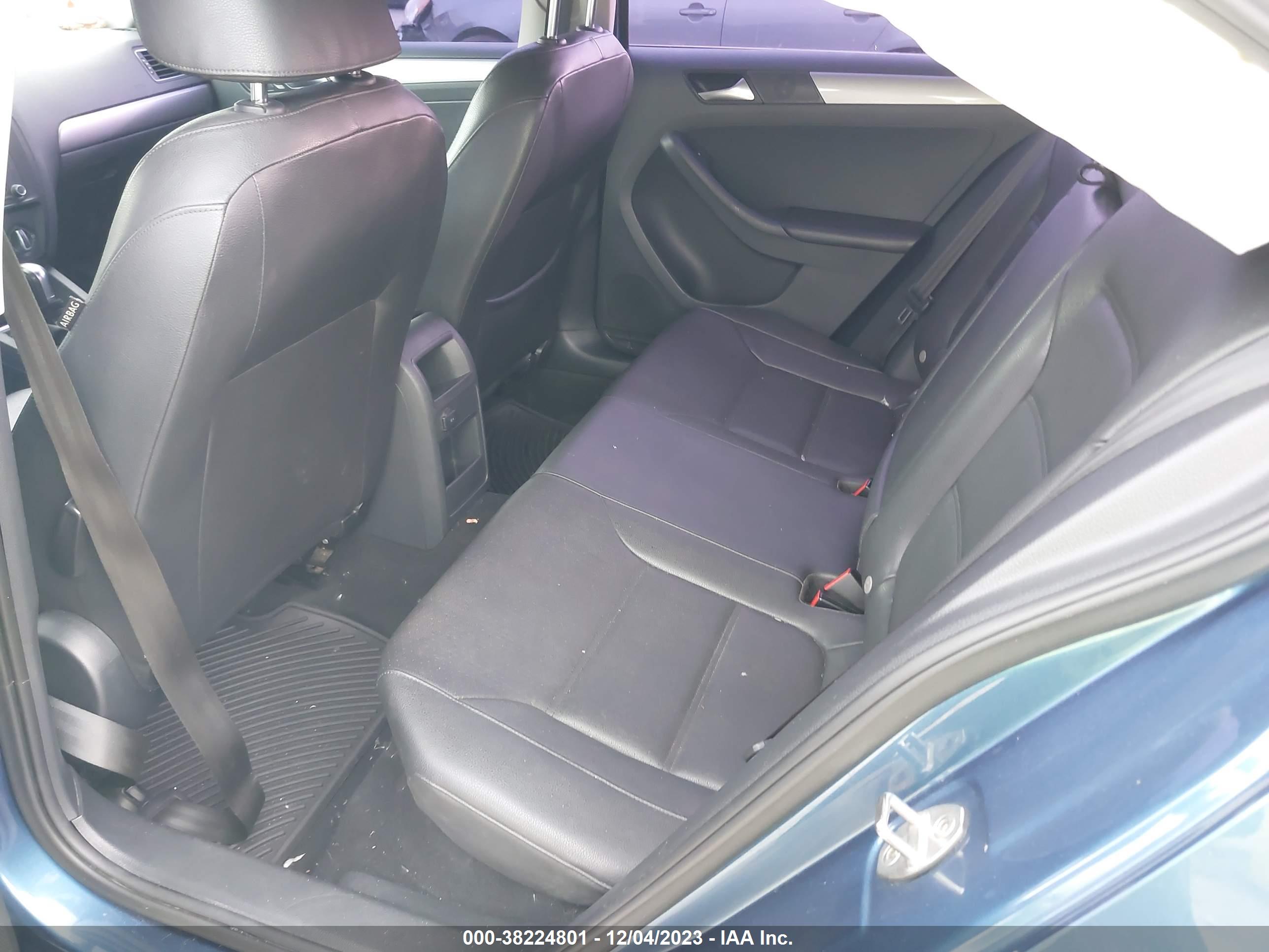VOLKSWAGEN JETTA image 8