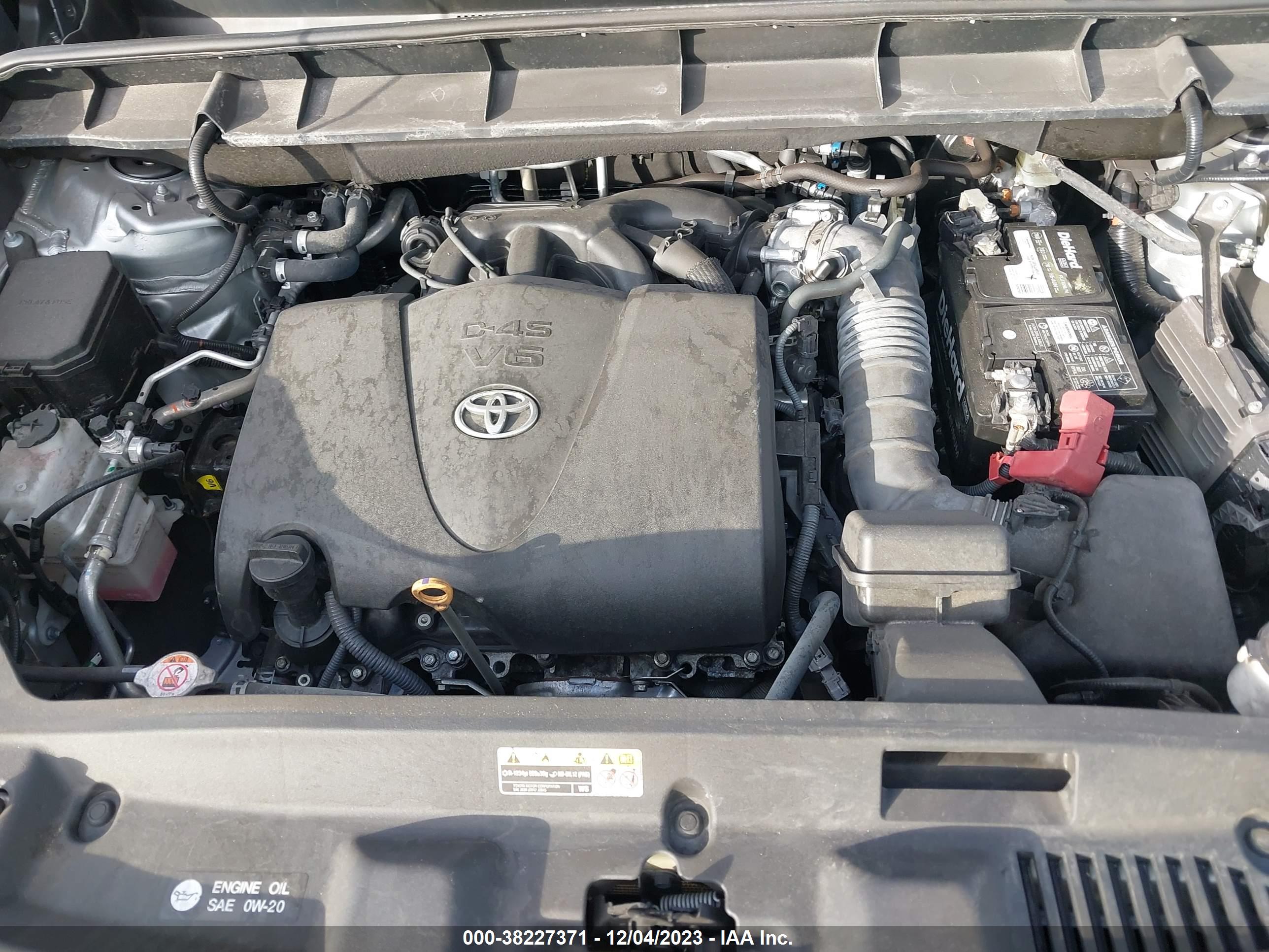 TOYOTA HIGHLANDER image 10
