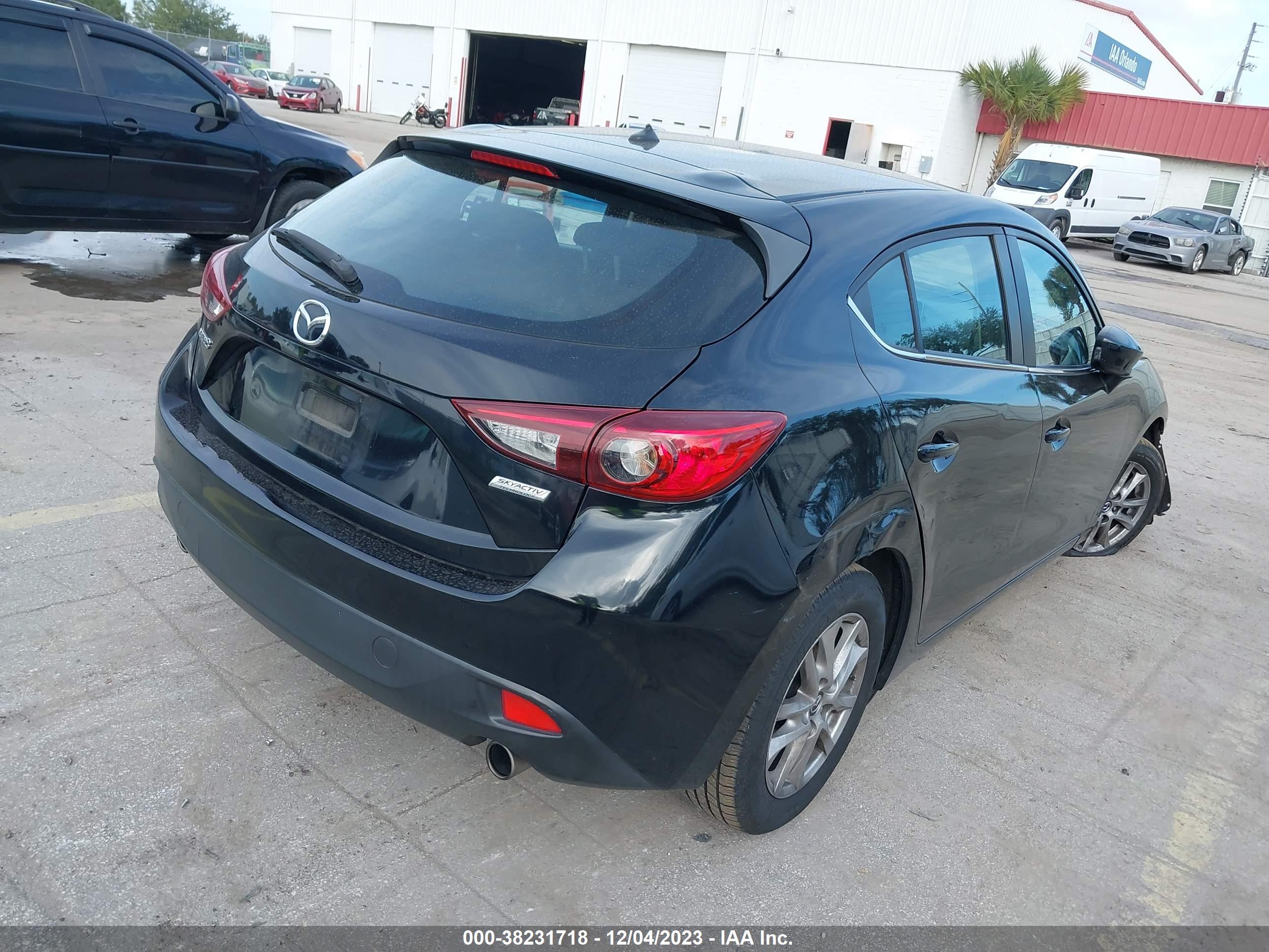 MAZDA MAZDA3 image 4