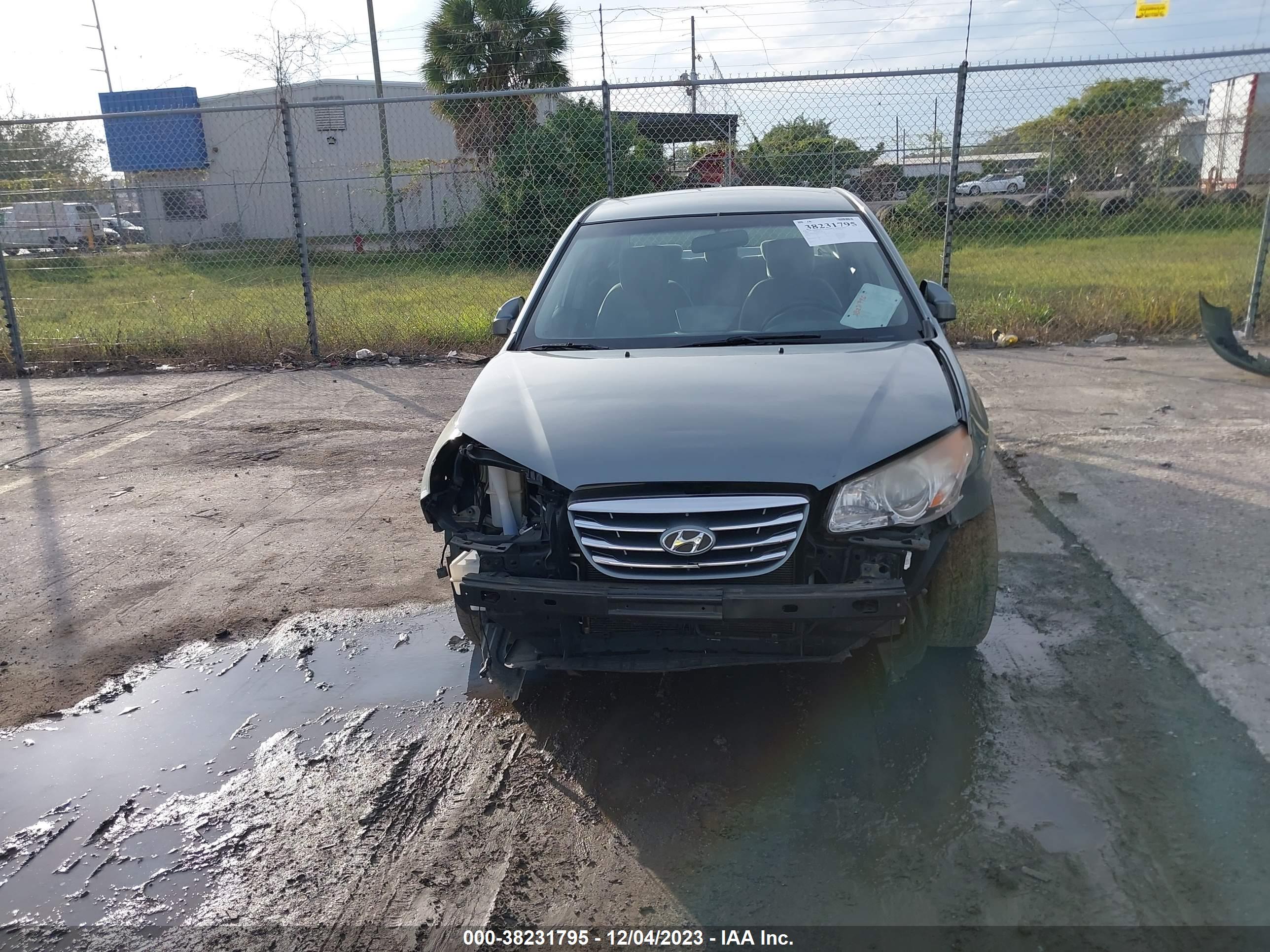 HYUNDAI ELANTRA image 6