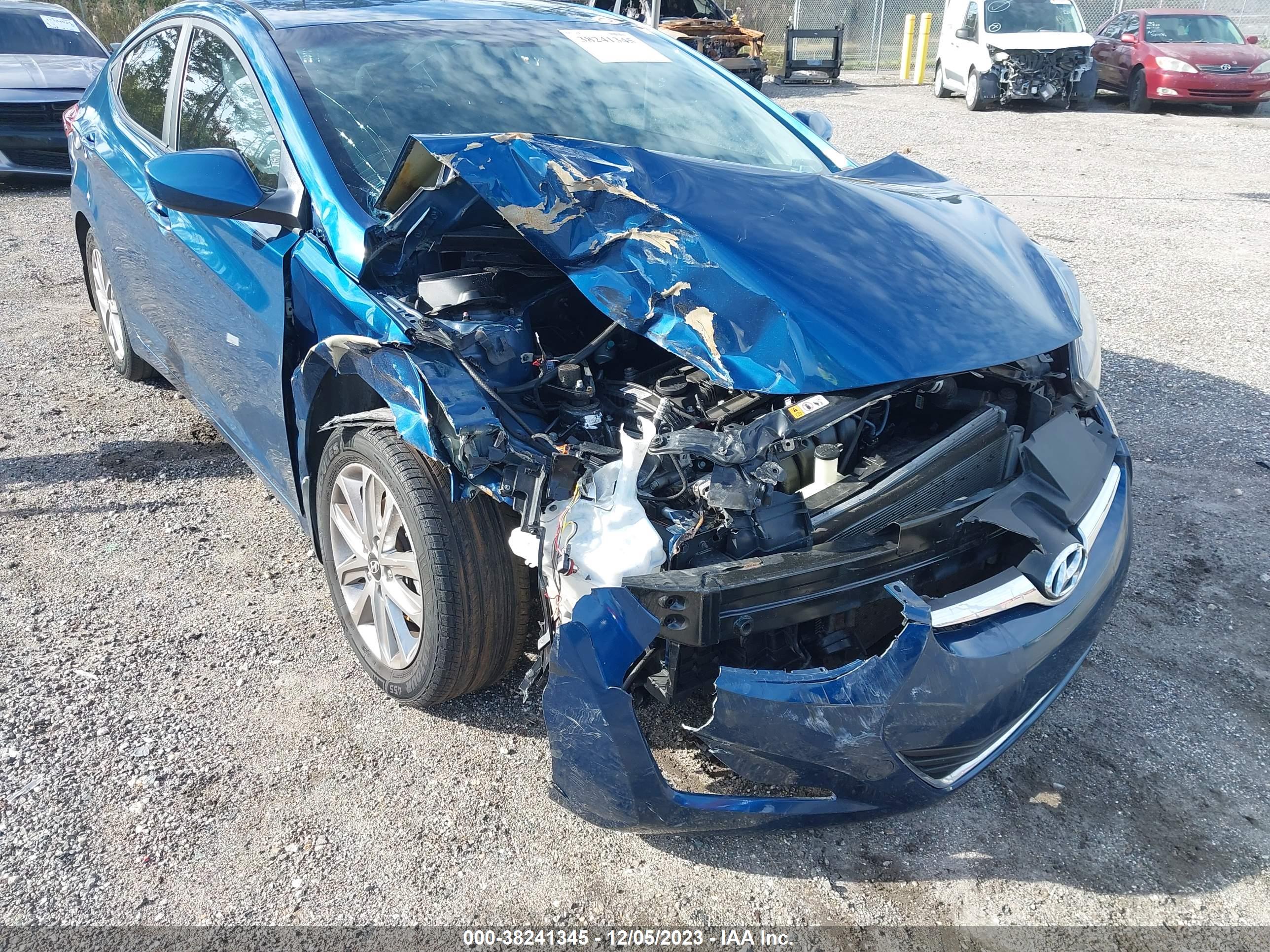 HYUNDAI ELANTRA image 6