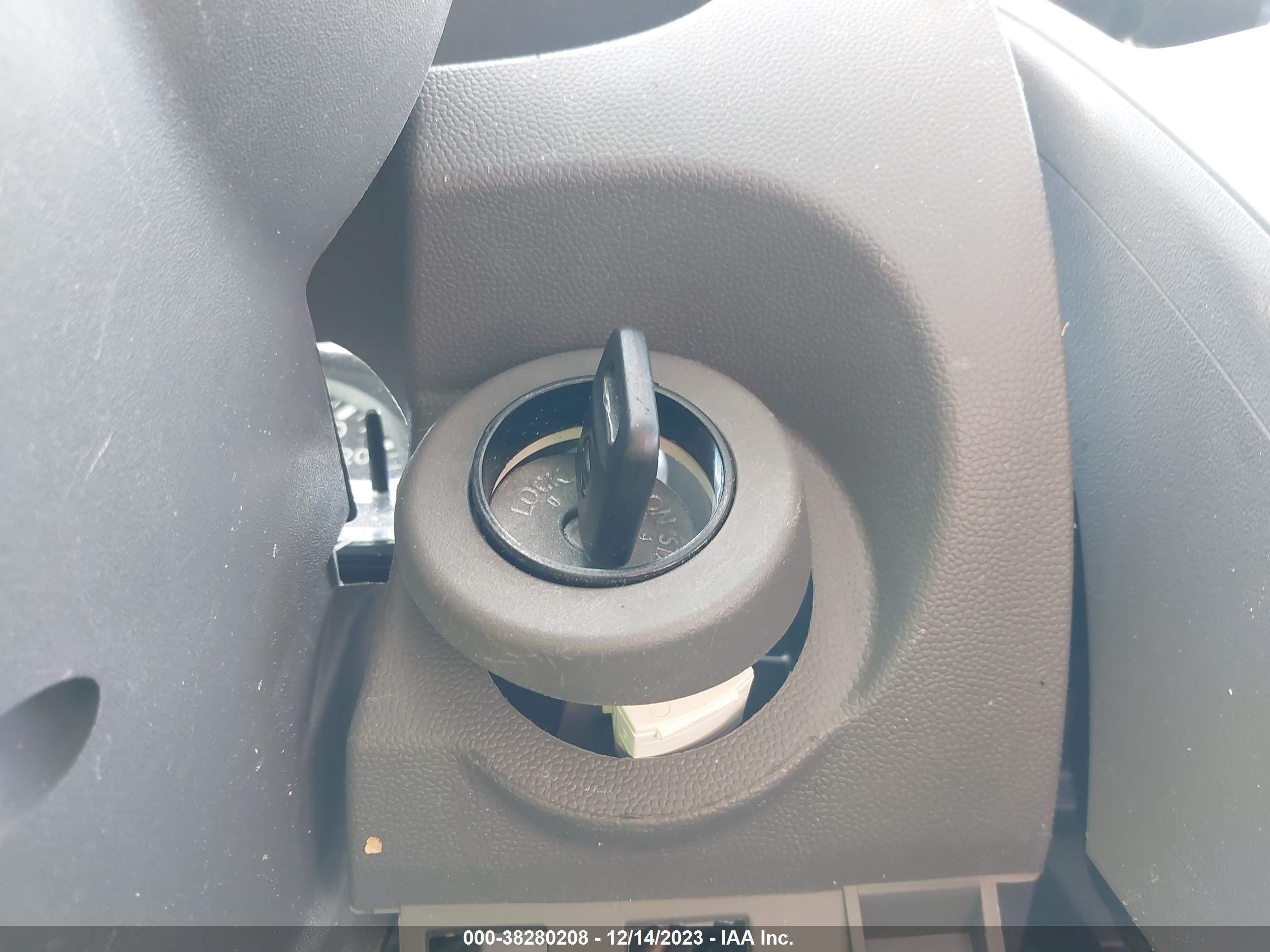 NISSAN FRONTIER image 11