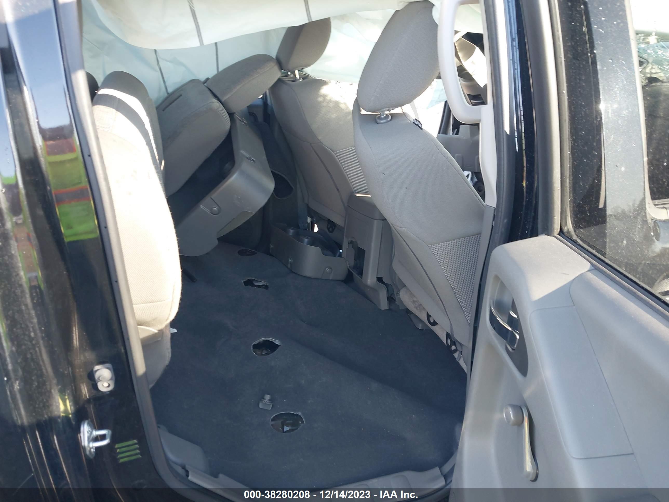 NISSAN FRONTIER image 8