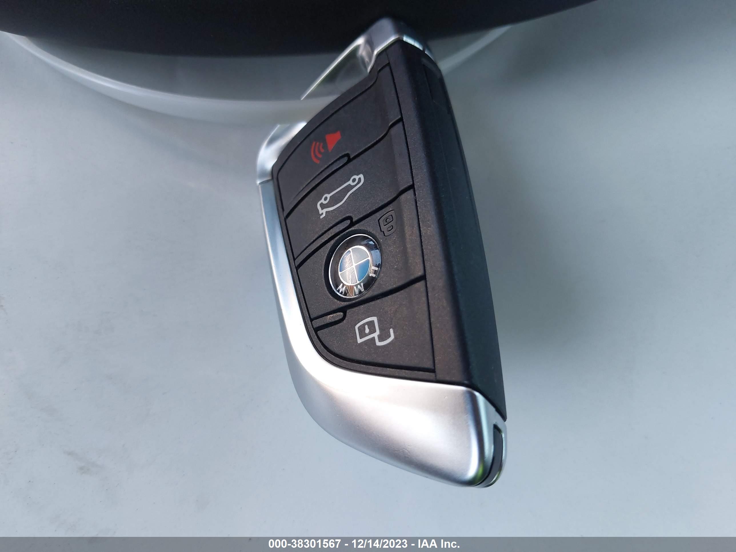 BMW X4 image 11