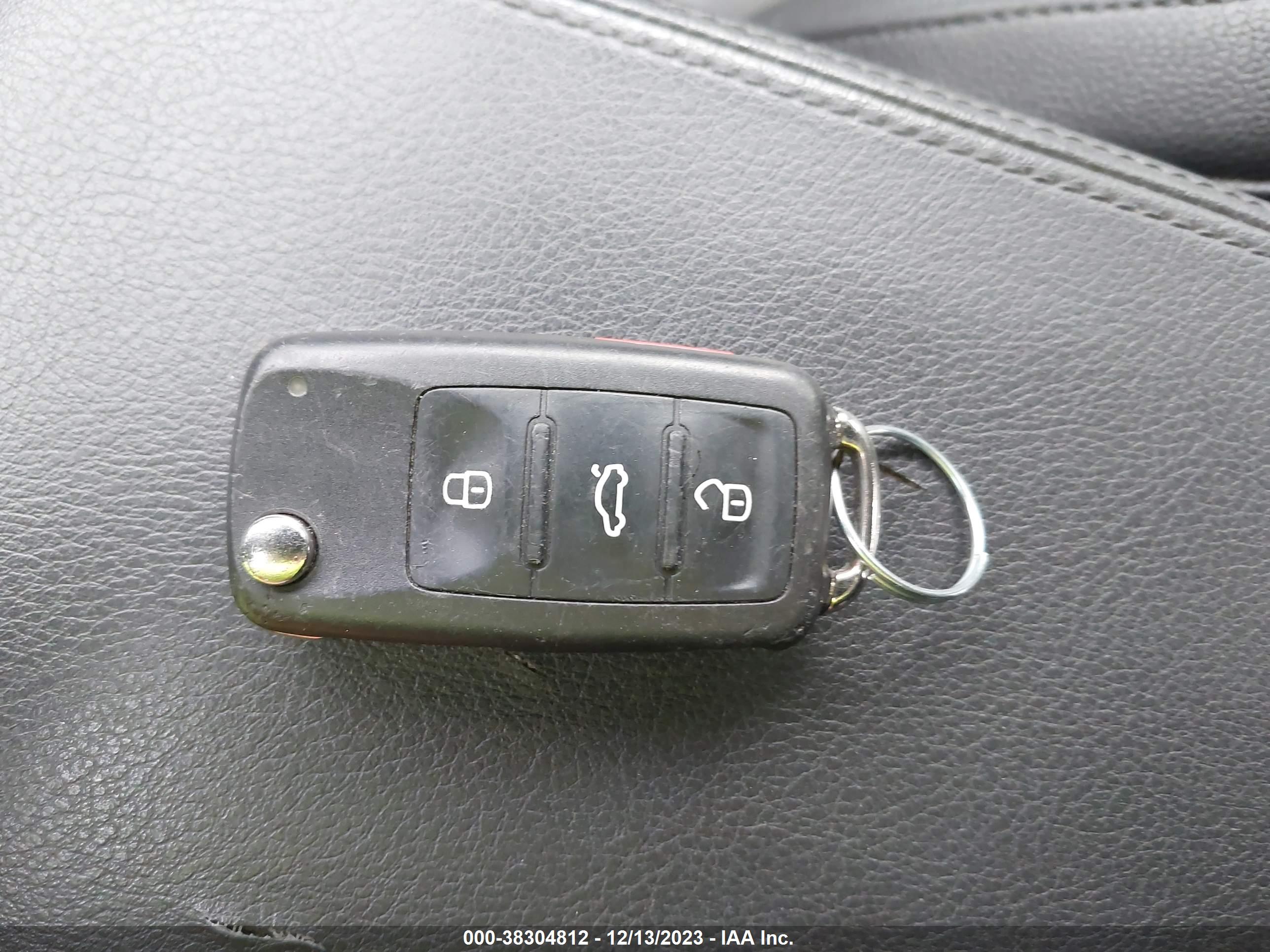 VOLKSWAGEN PASSAT image 11