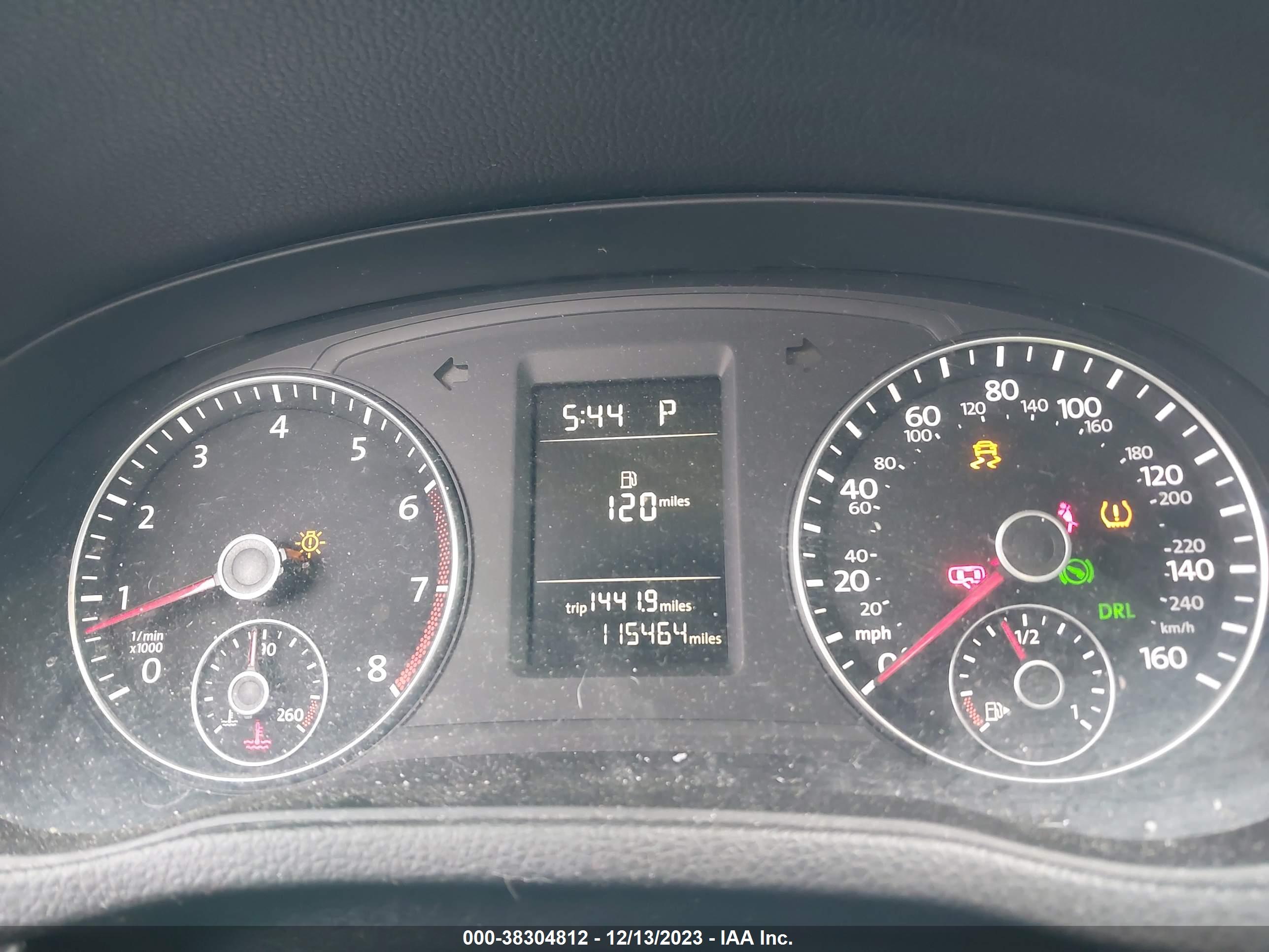 VOLKSWAGEN PASSAT image 7