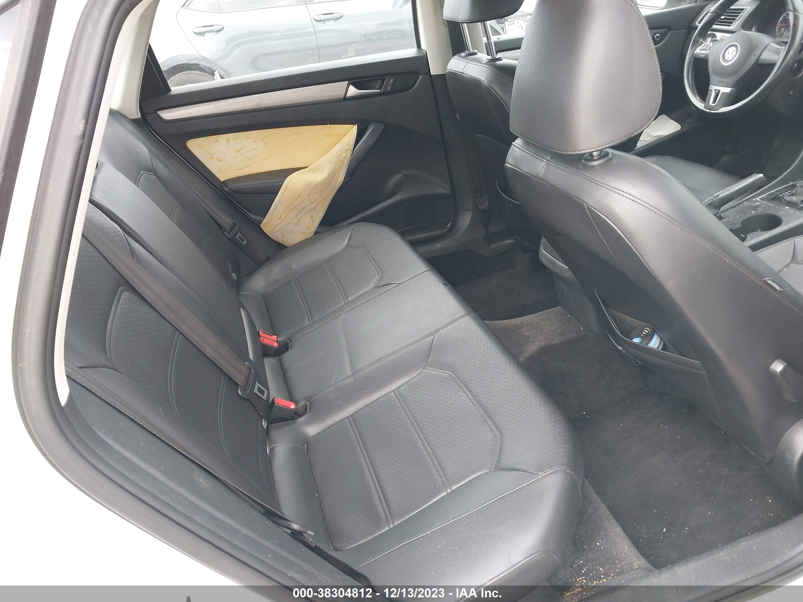 VOLKSWAGEN PASSAT image 8